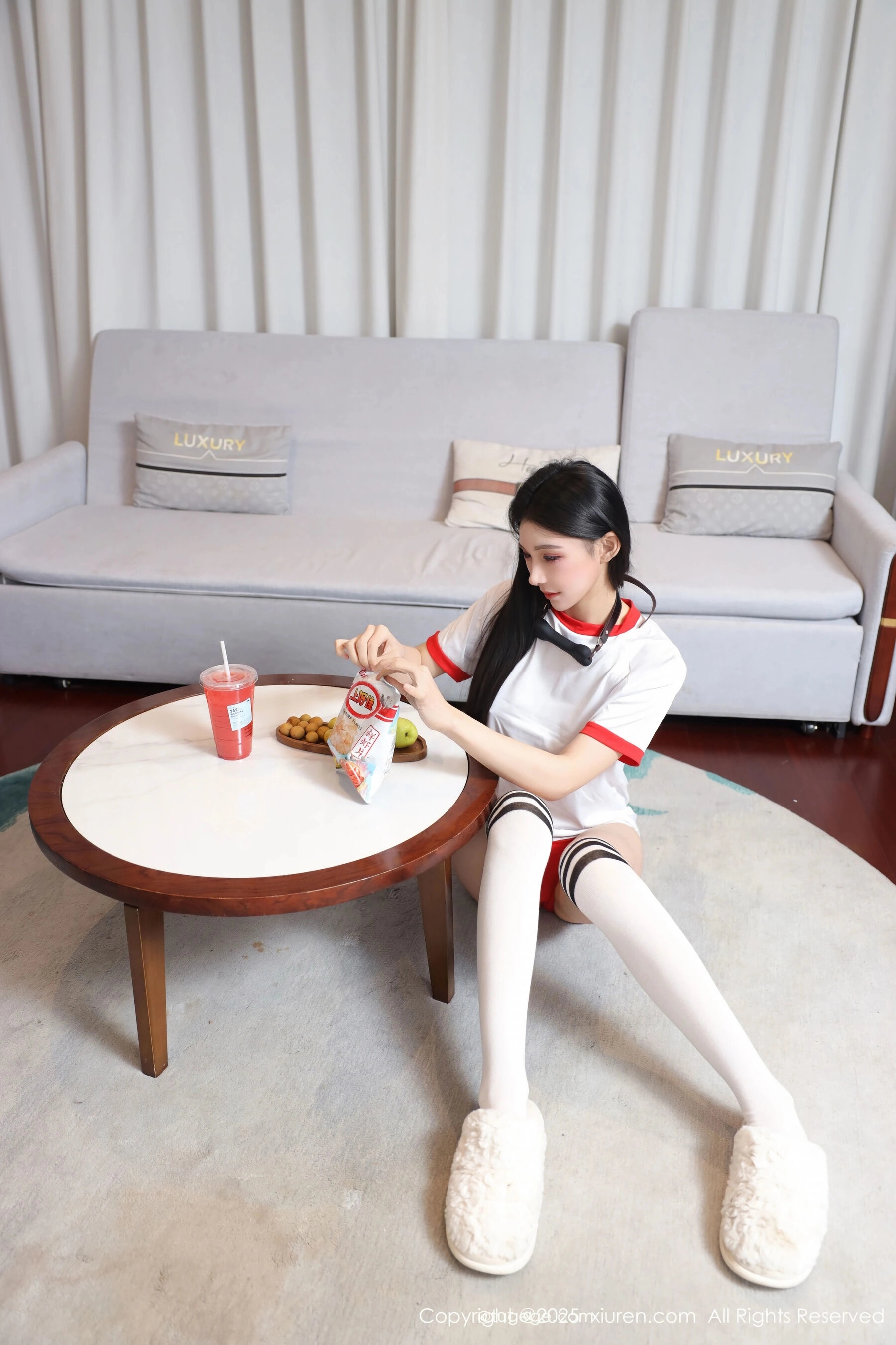  秀人网 许微微呀 Vol.11110 [86P]第2张