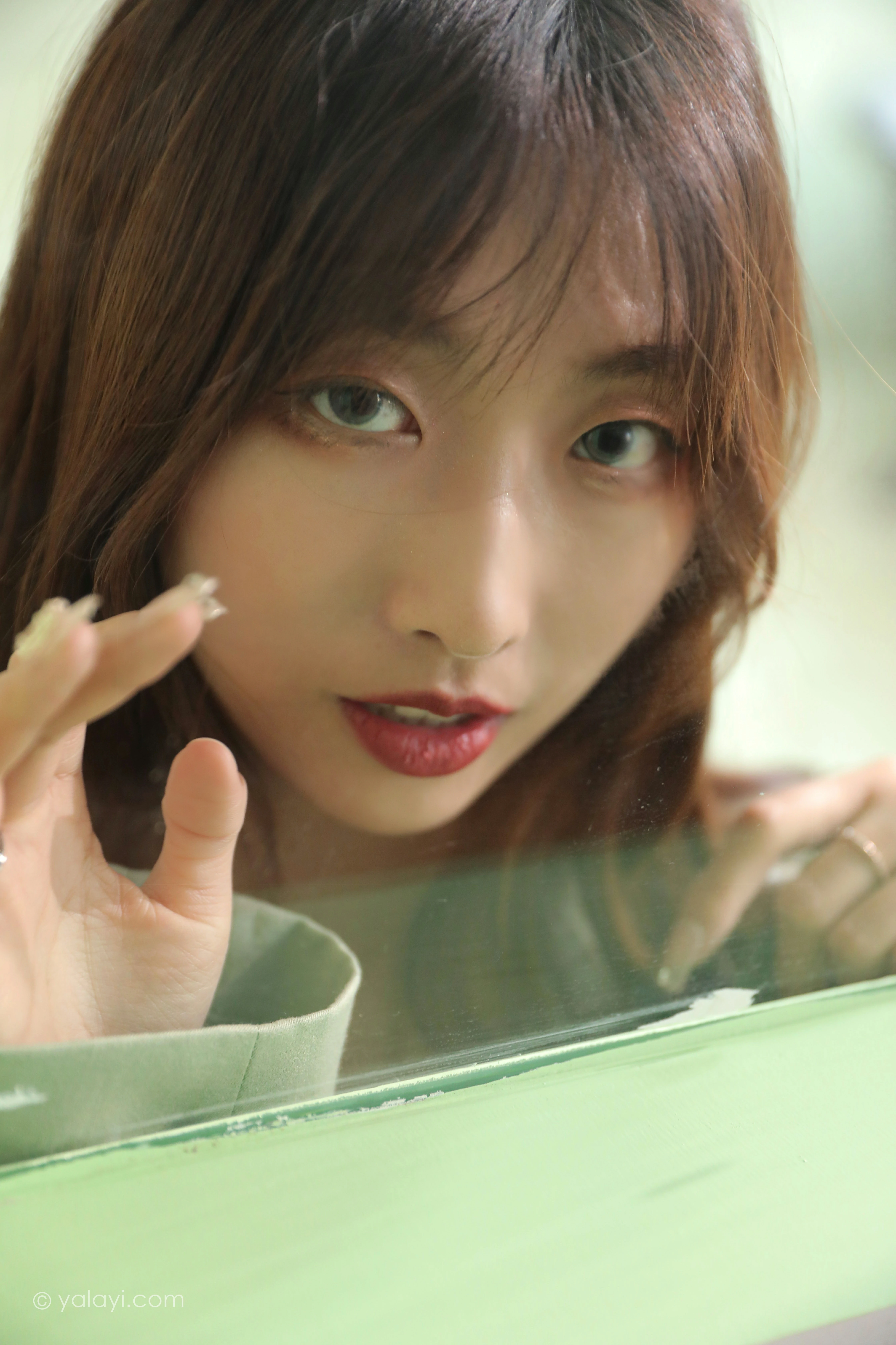 [YALAYI雅拉伊]NO.801 平心静气 佳佳 粉色吊带连衣裙居家私房写真集第3张