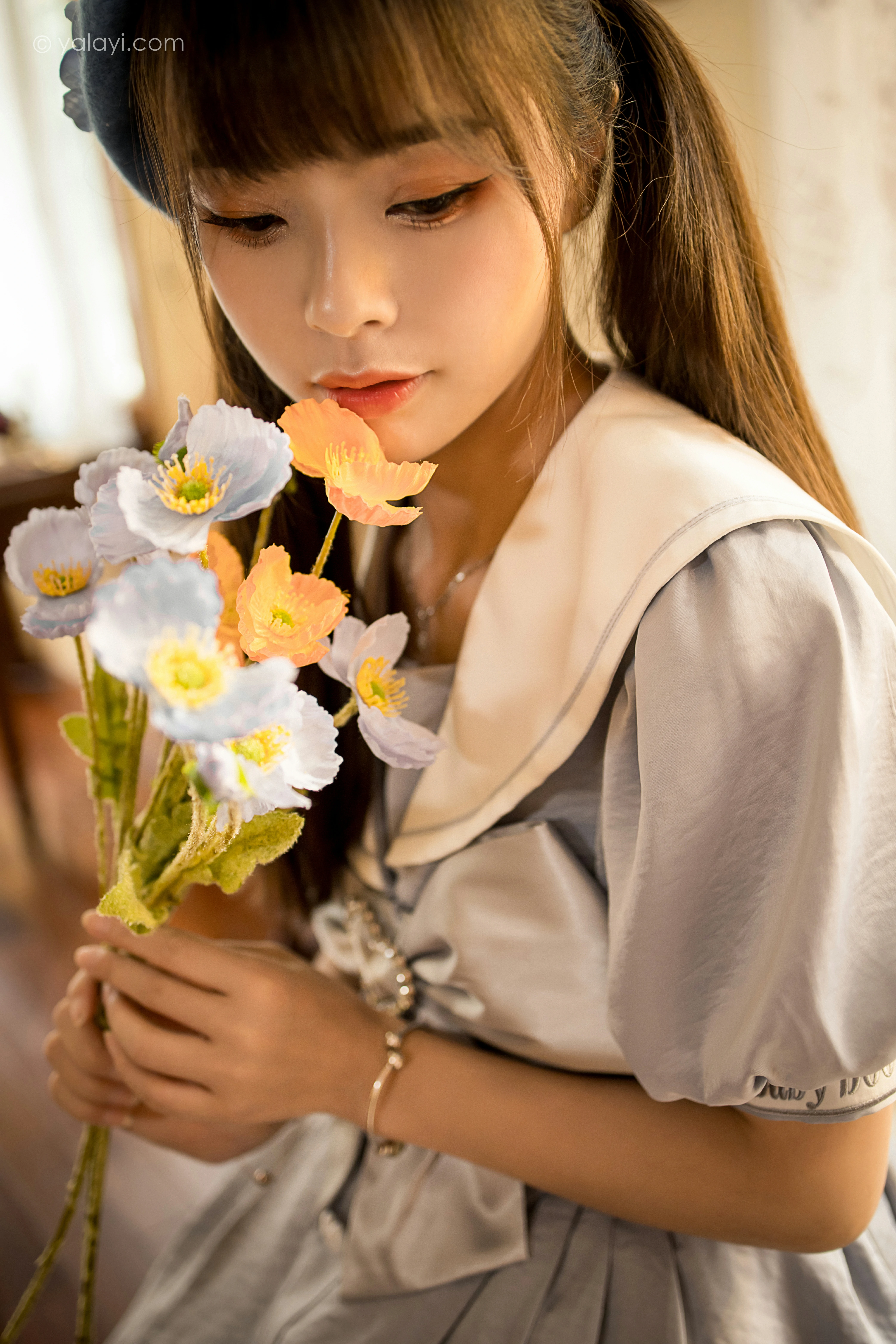 [YALAYI雅拉伊]NO.859 JK水手制服 程小蝶 灰色连身制服居家清纯写真集第13张