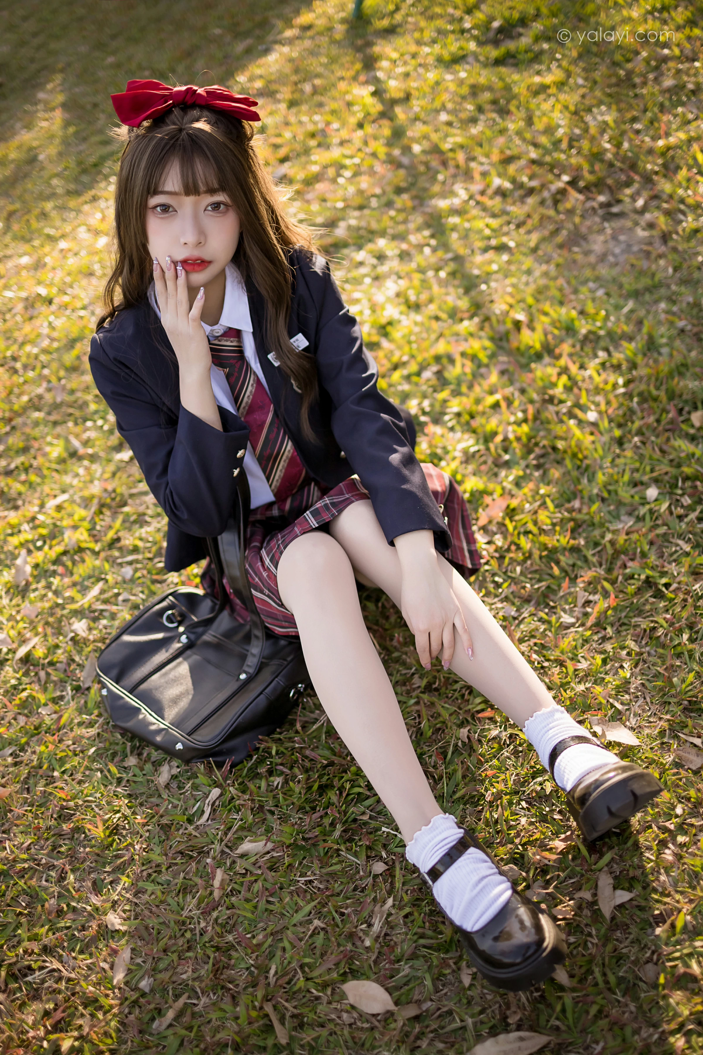 [YALAYI雅拉伊]2022.01.03 最美的青春 阿禾 蓝色JK制服衬衫加红色格子短裙私房写真集第8张