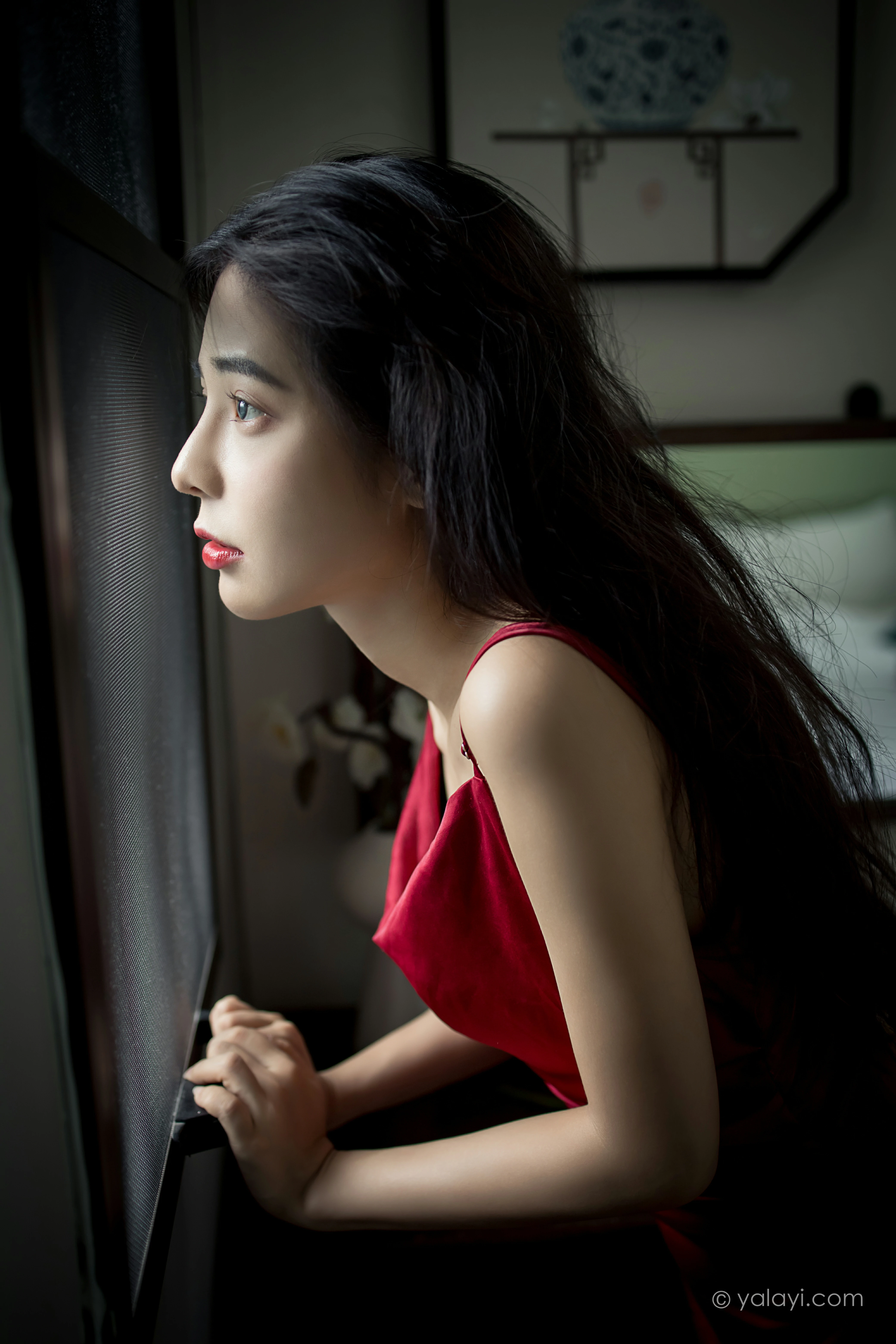 [YALAYI雅拉伊]NO.848 红颜 诗咏 红色吊带连衣裙居家性感写真集第12张