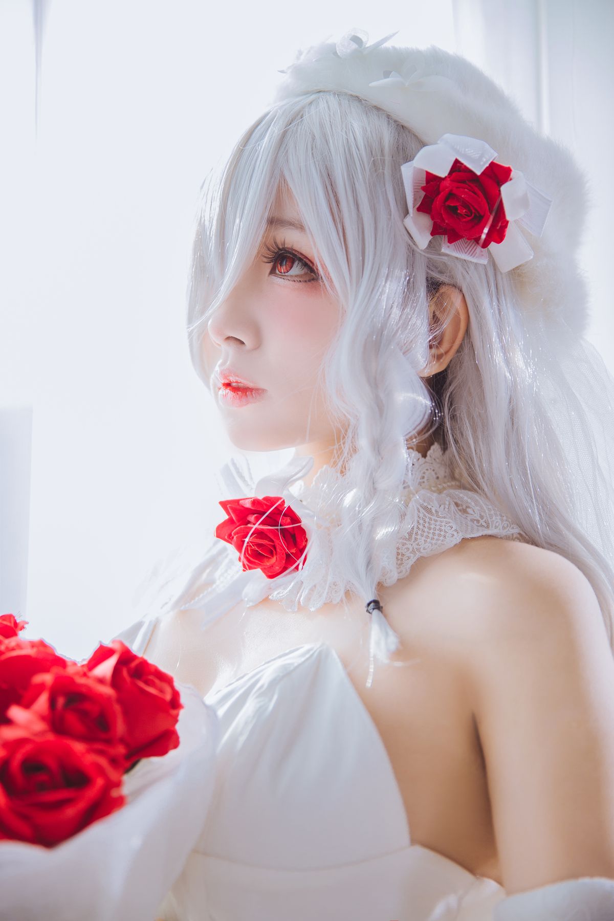 微博人气Coser@日奈娇 礼服 在现浏览第2张