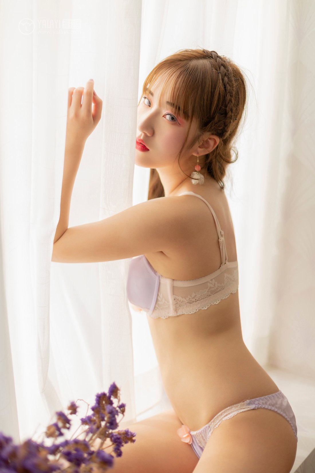 [YALAYI雅拉伊] 2019.04.29 No.261 自画像 顾盼兮  在现浏览第7张