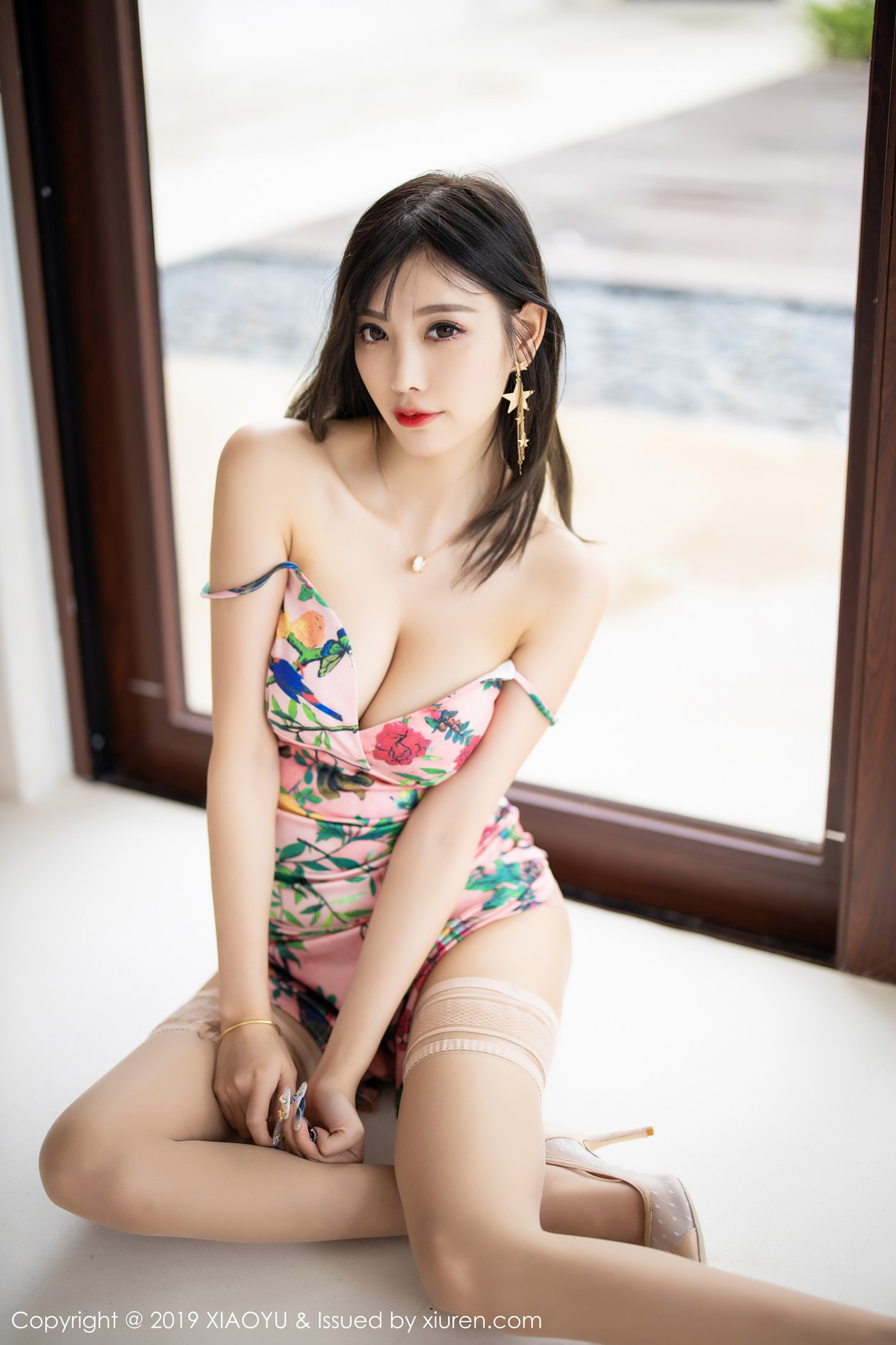 [XIAOYU语画界]YU20191115VOL0194 2019.11.15 VOL.194 华丽吊裙朦胧丝袜 杨晨晨sugar[70+1P]第9张