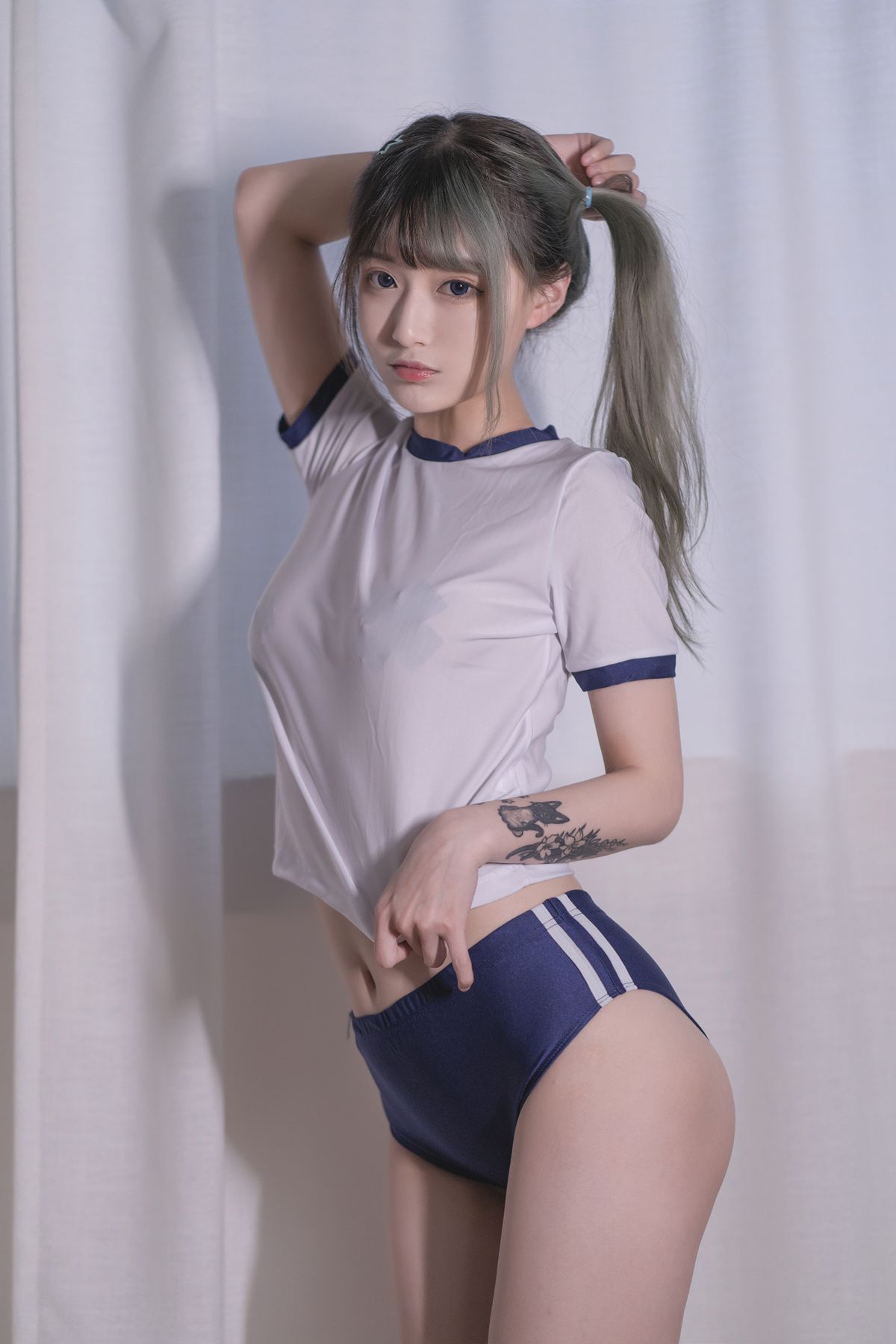 人气动漫Coser@铁板烧鬼舞 至服本 体操服 在现浏览第1张