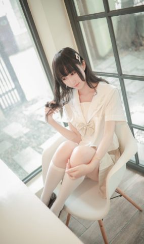 网荭Coser@木绵绵OwO 水手服 在现浏览