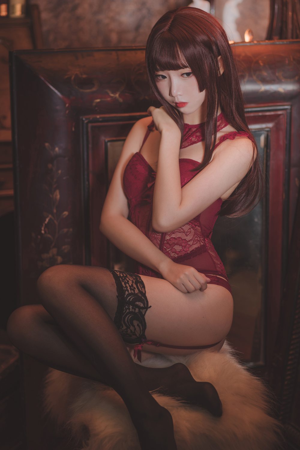 网荭Coser@面饼仙儿 脑内少女 红色束衣 在现浏览第1张