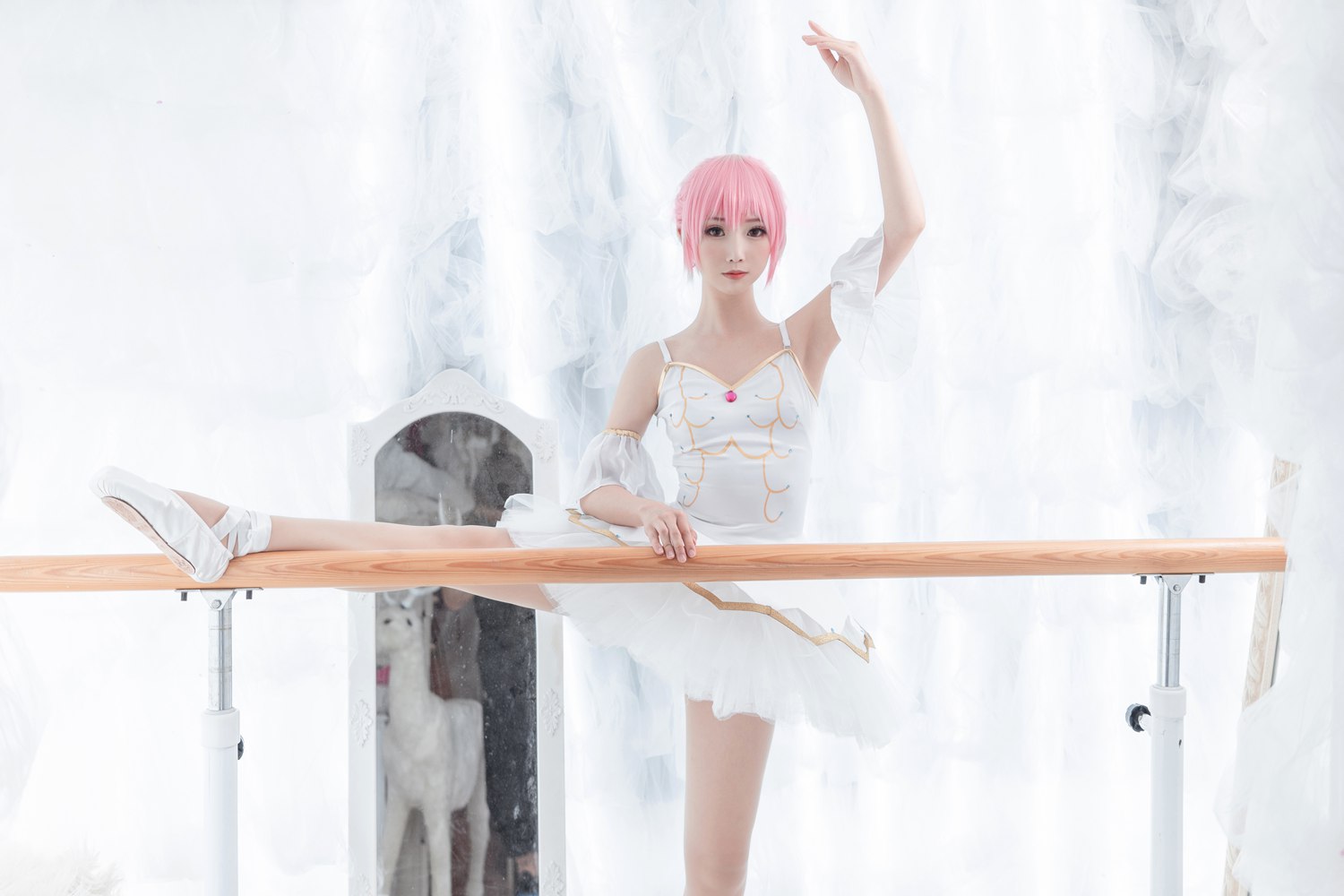 网荭Coser@面饼仙儿 小圆芭蕾 在现浏览第2张