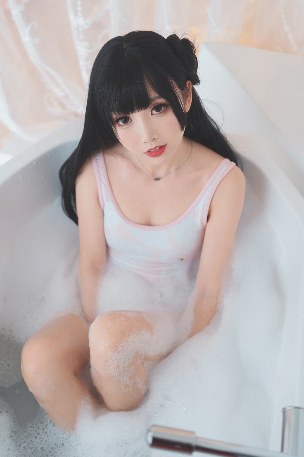 网荭Coser@面饼仙儿 浴缸泡泡 在现浏览第1张