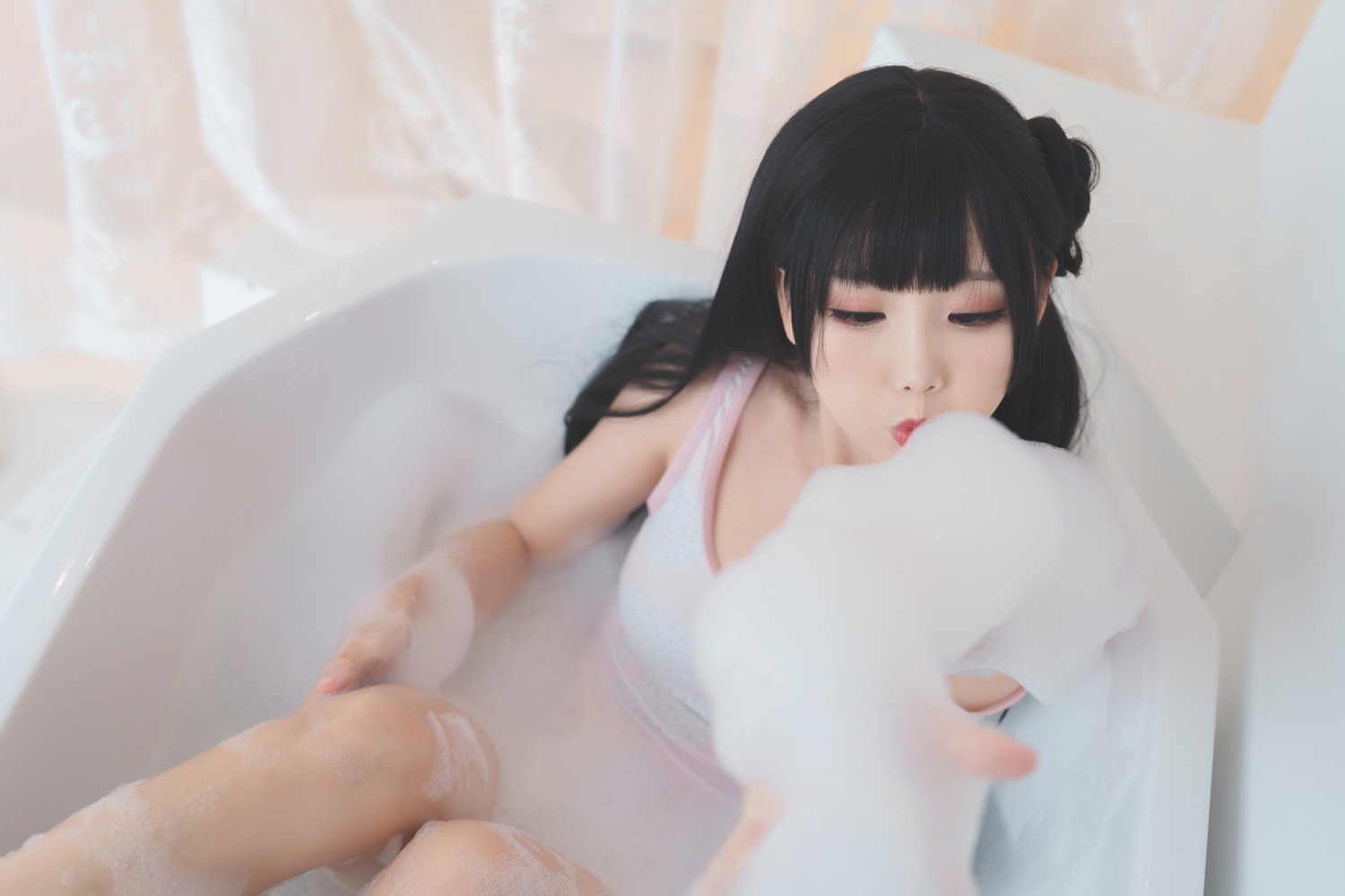 网荭Coser@面饼仙儿 浴缸泡泡 在现浏览第2张