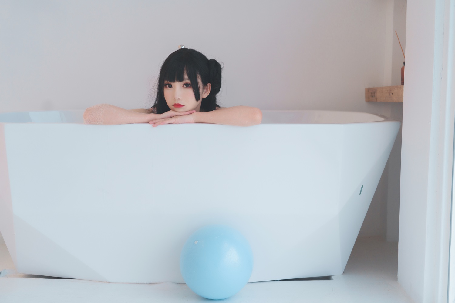 网荭Coser@面饼仙儿 浴缸泡泡 在现浏览第5张