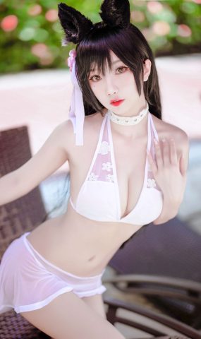 微博红人Coser@鬼畜摇 泳装 在现浏览