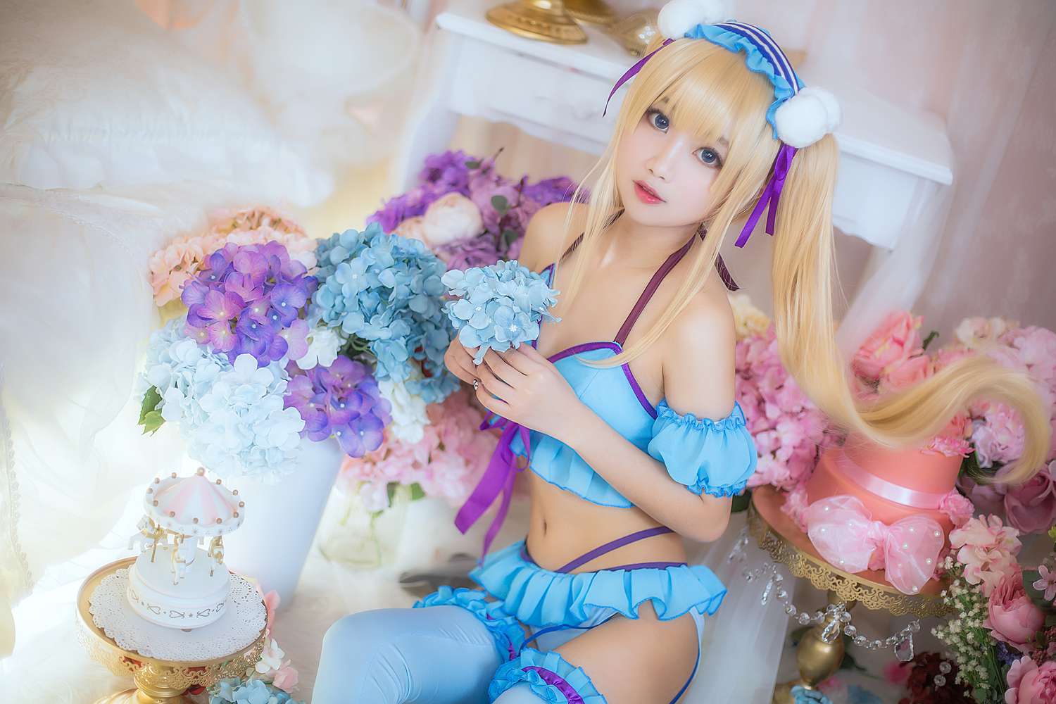 微博红人Coser@鬼畜摇 睡衣 在现浏览第3张