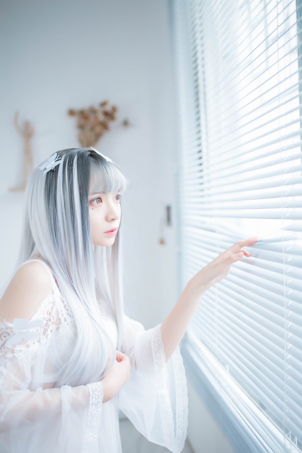 网荭Coser@疯猫ss 白纱 在现浏览第2张