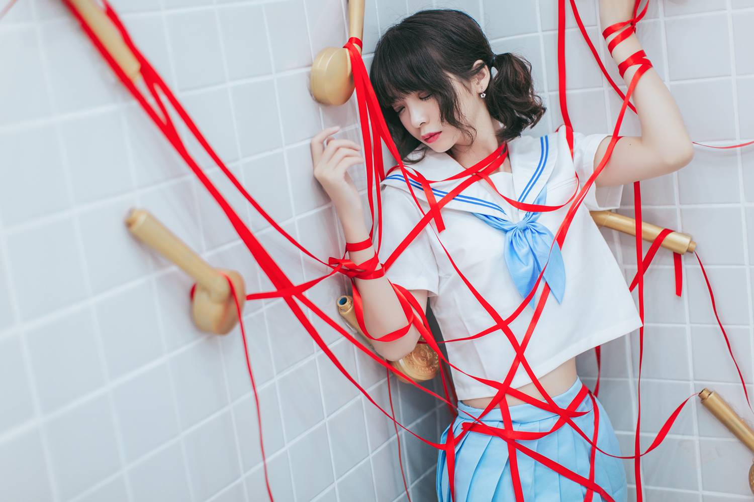 网荭Coser@疯猫ss 浴室JK 在现浏览第2张