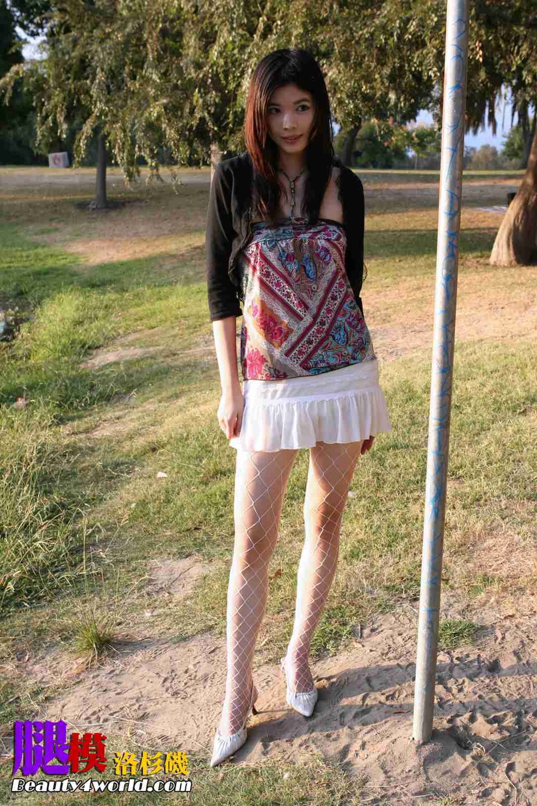 [BeautyLeg] No.035 Arina 在现浏览第17张