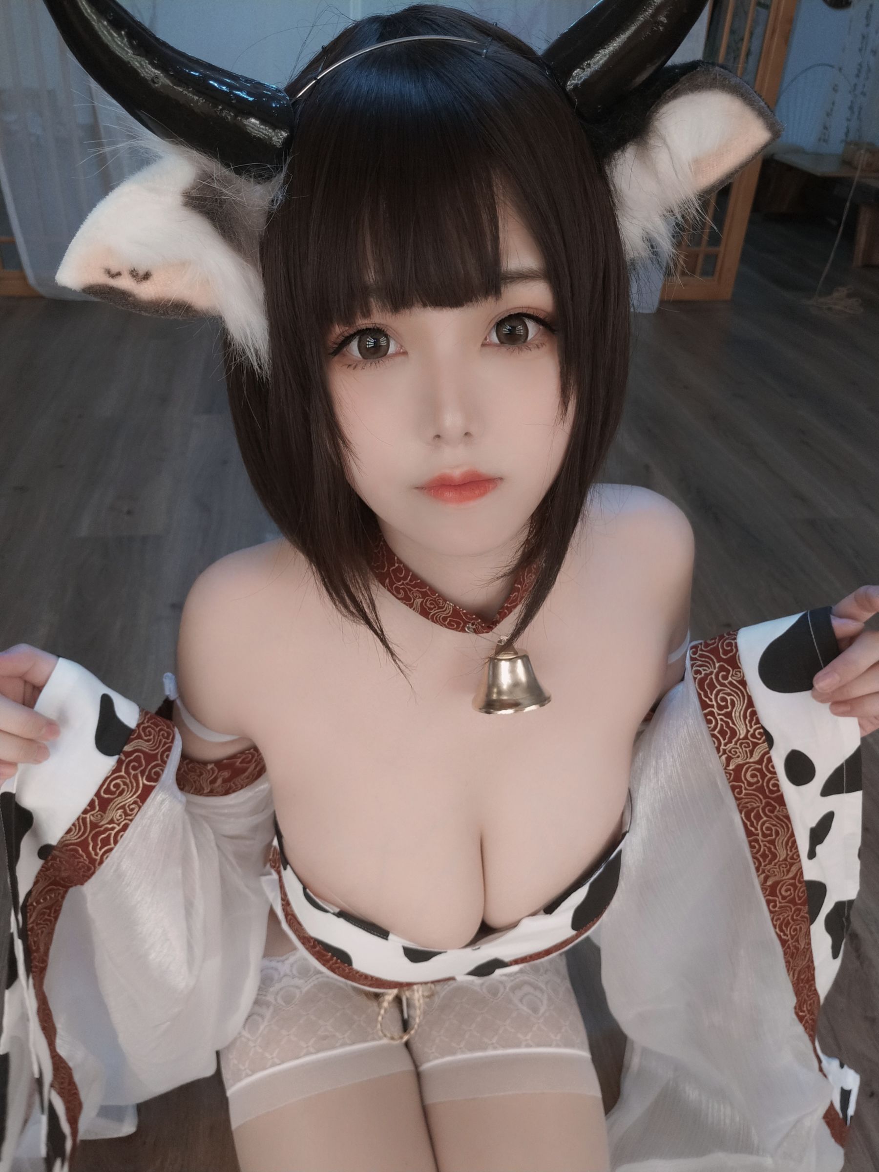 [网红COSER写真] 萌系小姐姐蜜汁猫裘 - 奶牛第7张