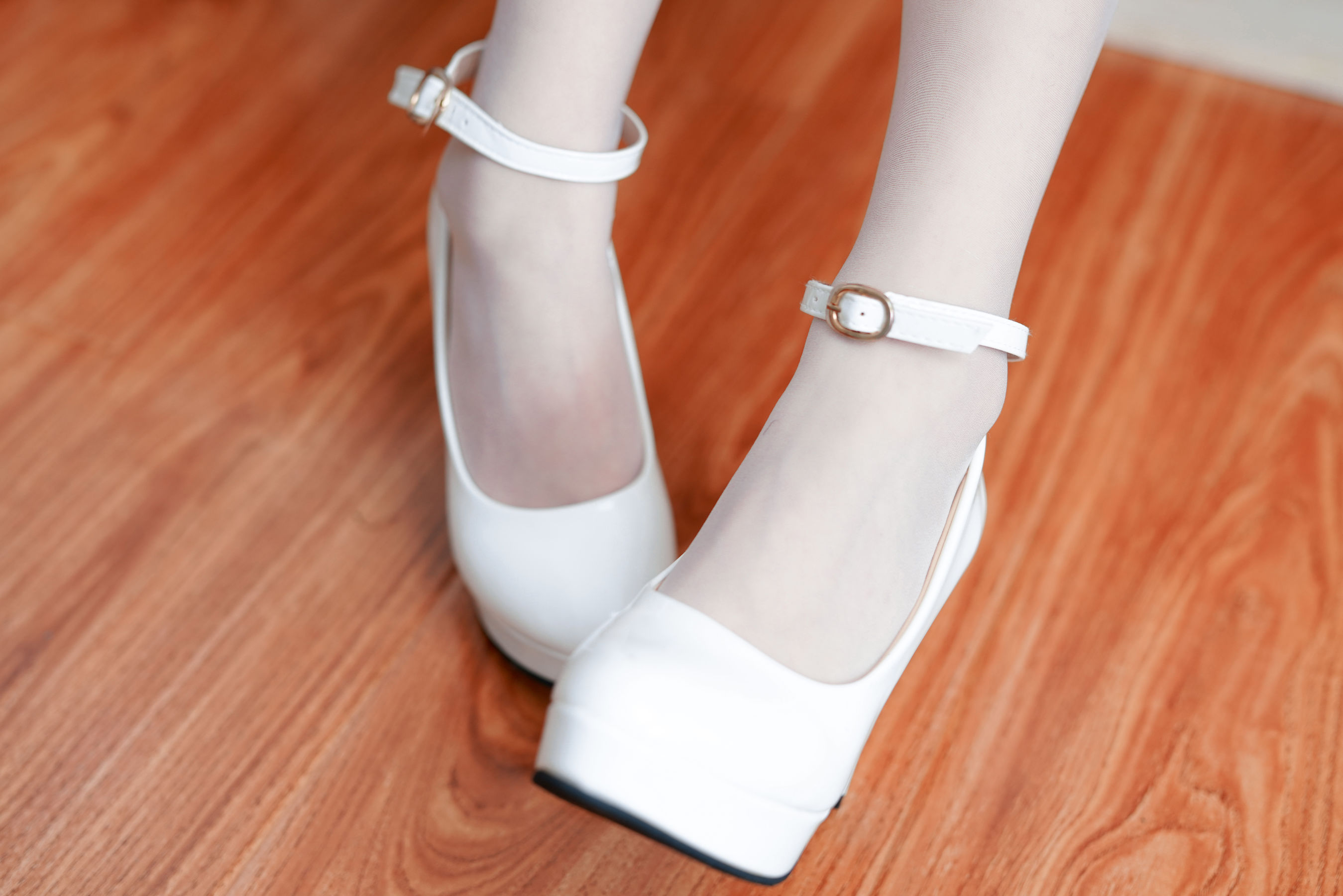 [COS福利] Cosplay日奈娇 - 纯白护士第25张