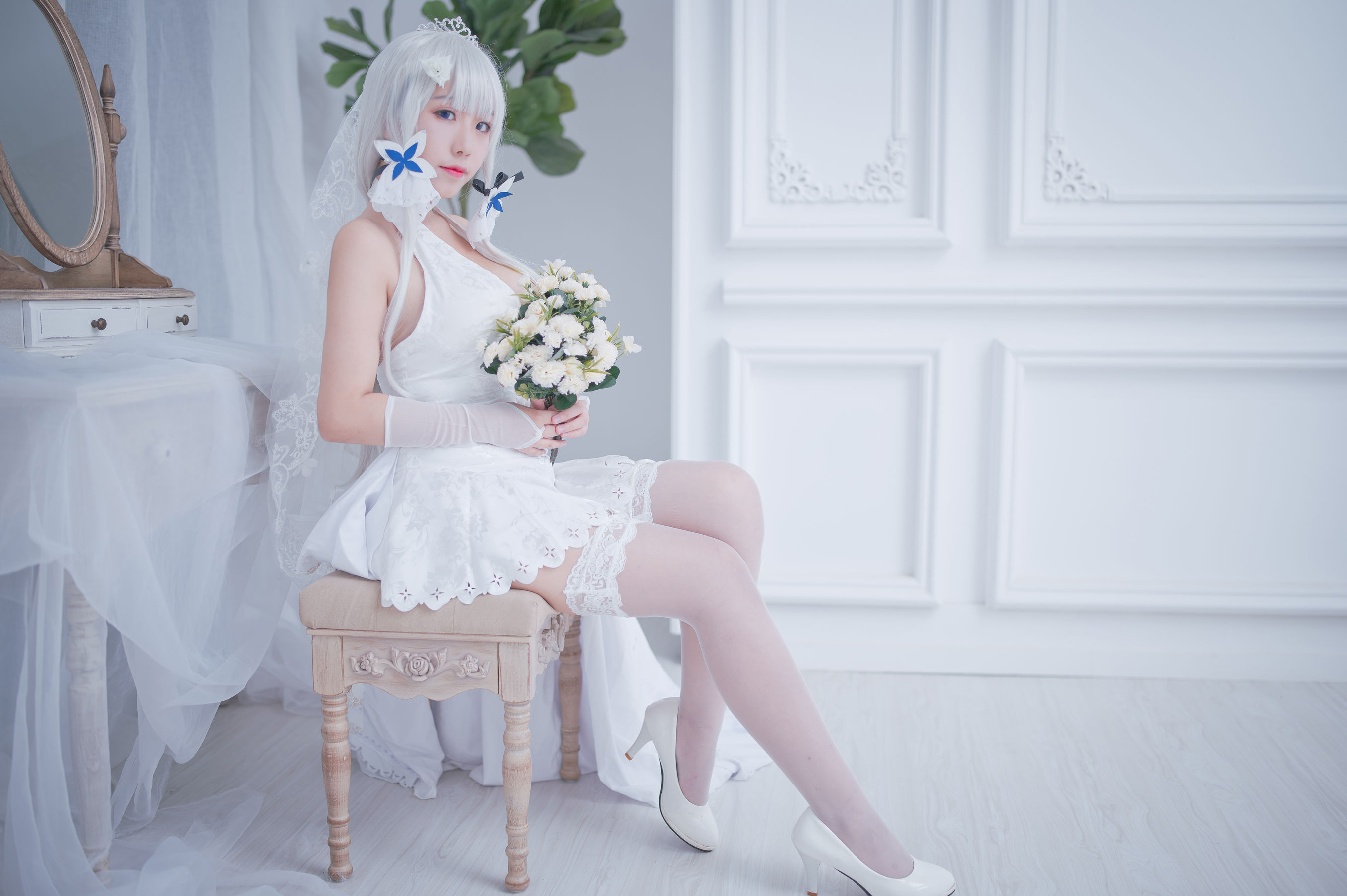 [COS福利] 动漫博主穆零Mu0 - 光辉婚纱第5张