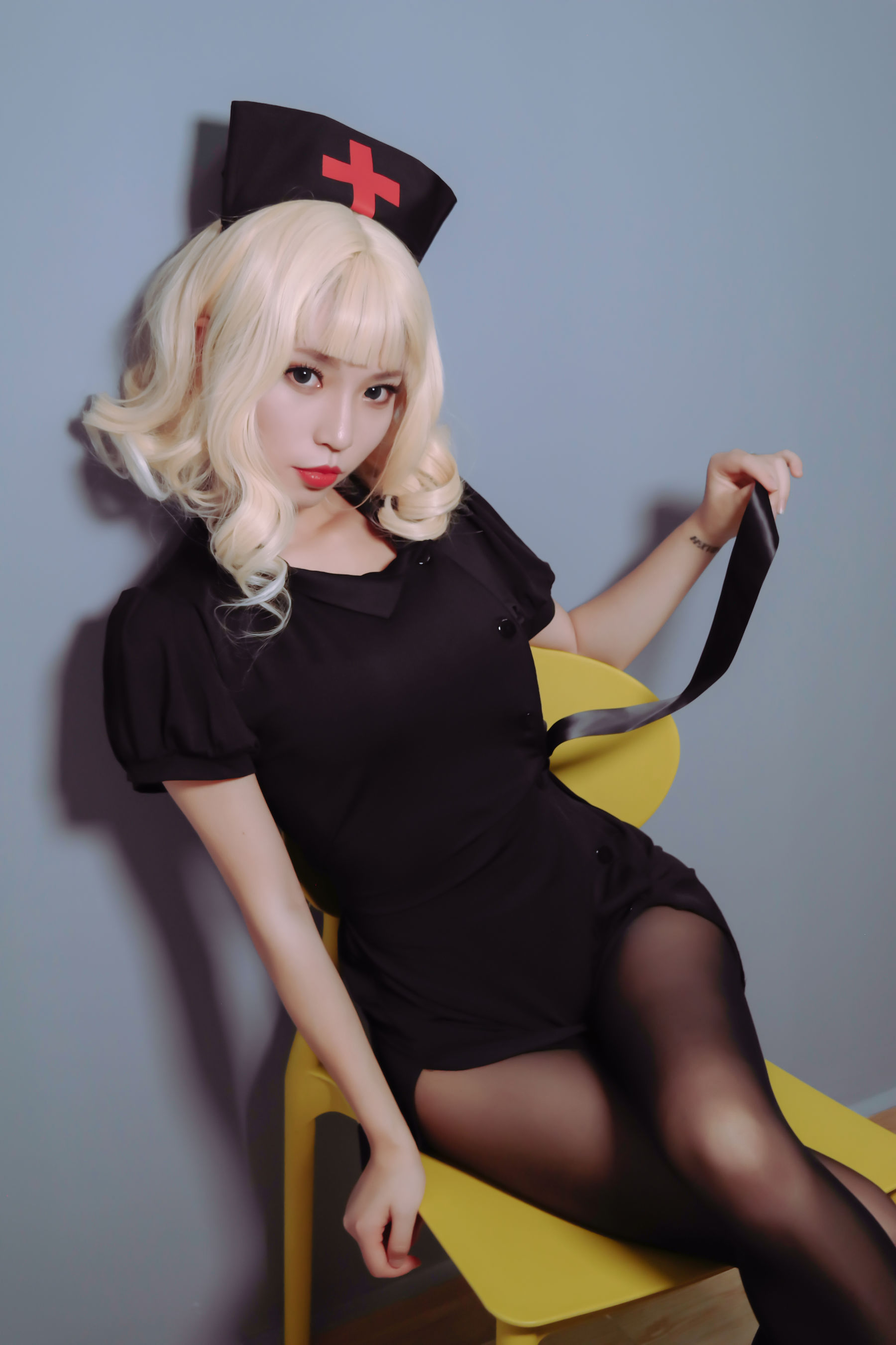 [COS福利] 萌妹白易子教主 - 黑化护士第6张