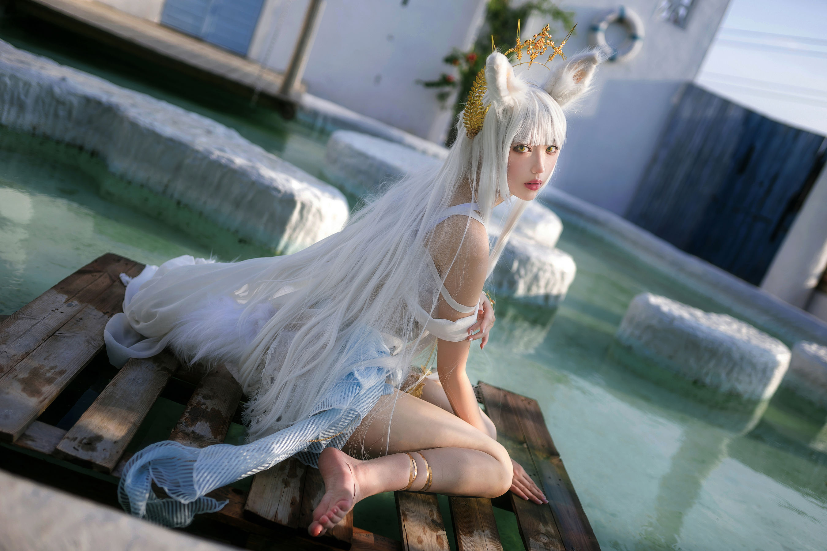 [COS福利] 周叽是可爱兔兔 - 白金泳装第8张