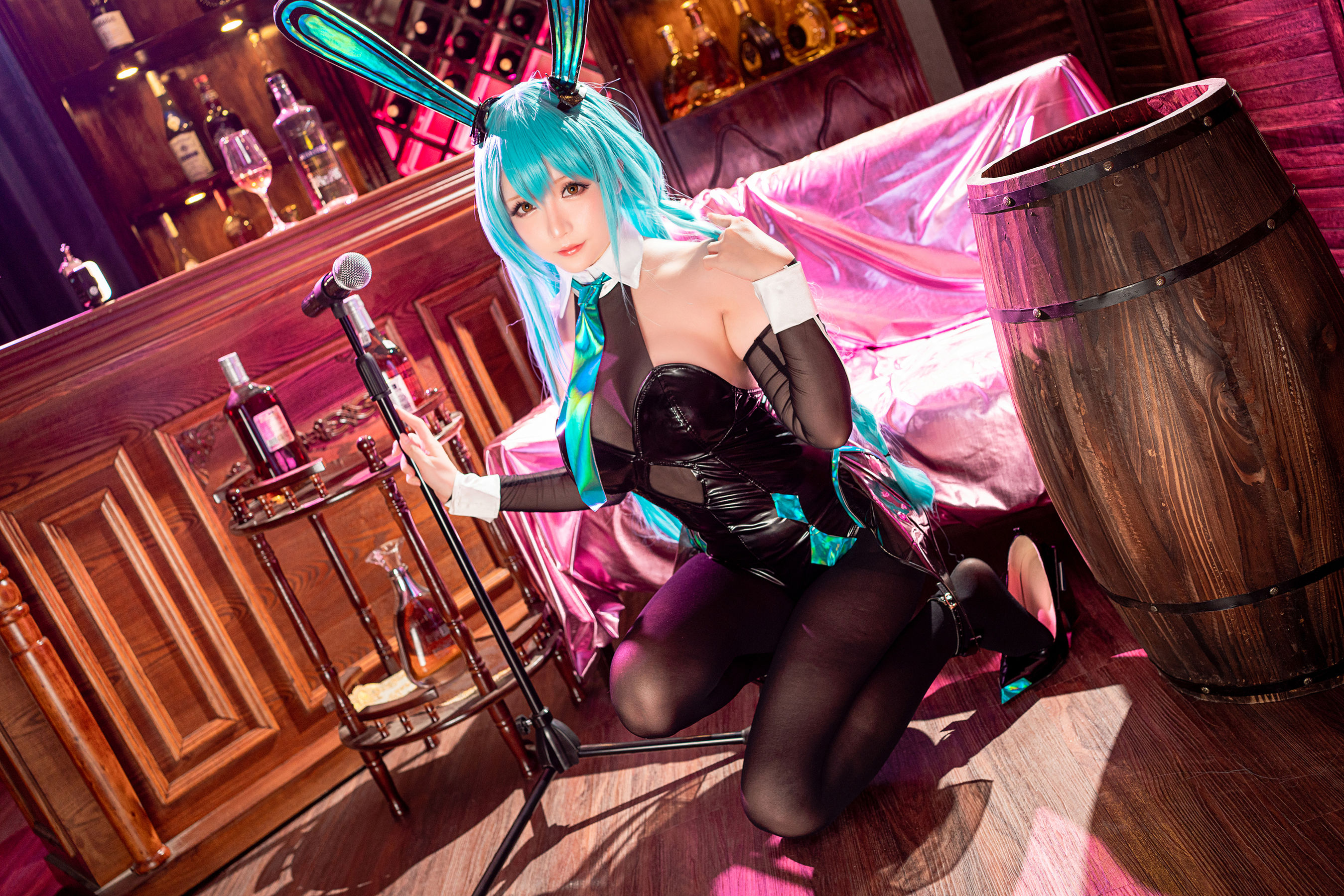 [网红COSER写真] Coser小姐姐星之迟迟 - 纯白と漆黑《树城》第4张