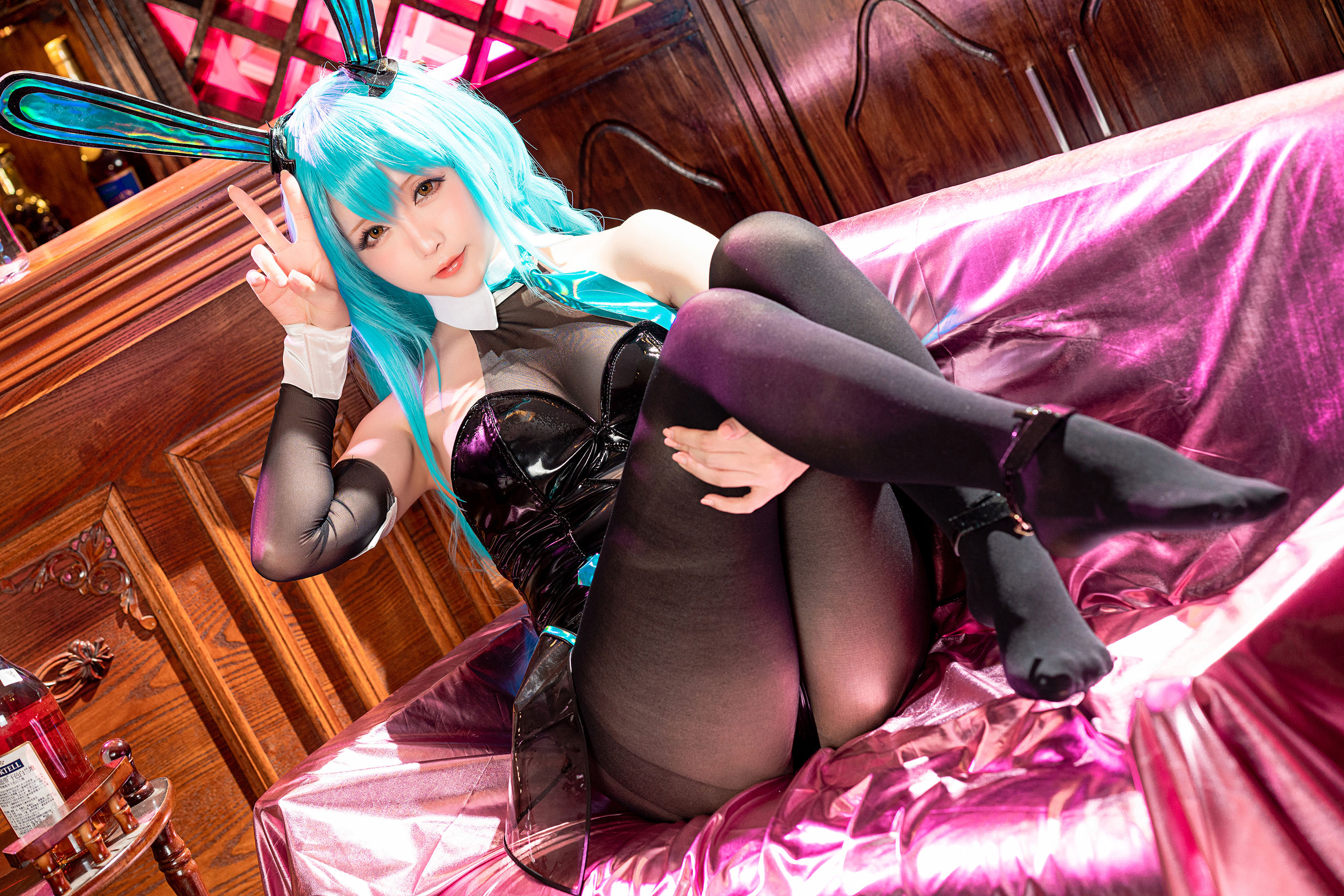 [网红COSER写真] Coser小姐姐星之迟迟 - 纯白と漆黑《树城》第3张