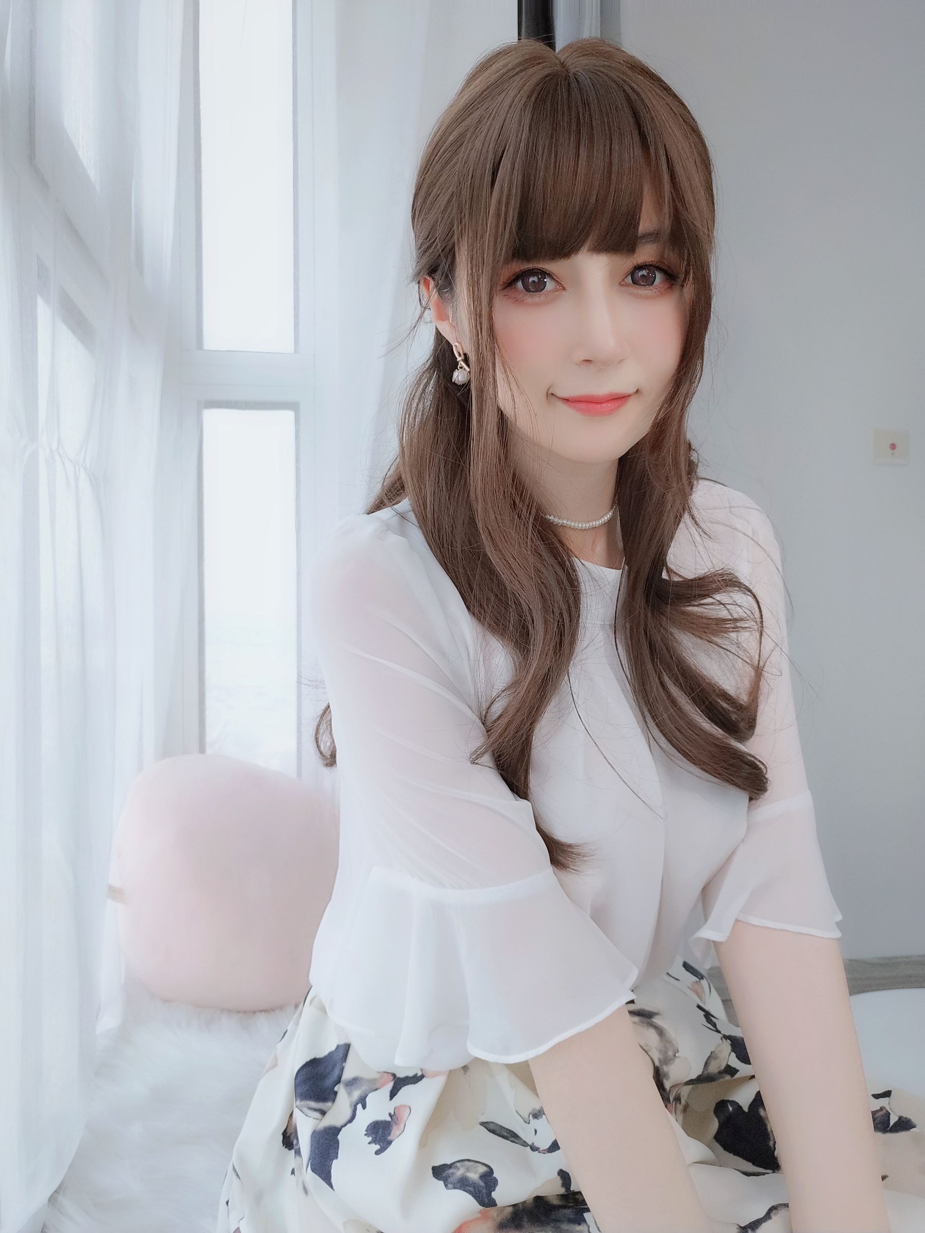 [网红COSER写真] Coser小姐姐白银 - 肉丝人妻第12张