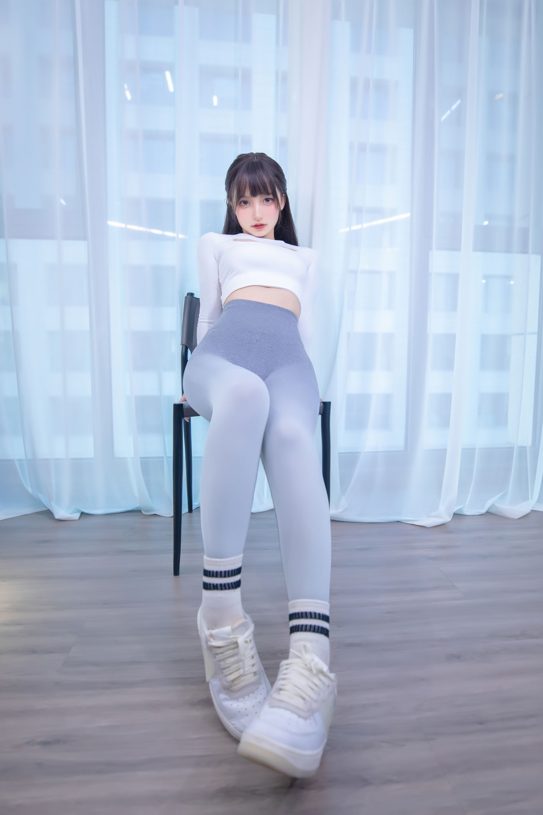 [网红COS] 萝莉神楽板真冬 瑜伽少女第14张