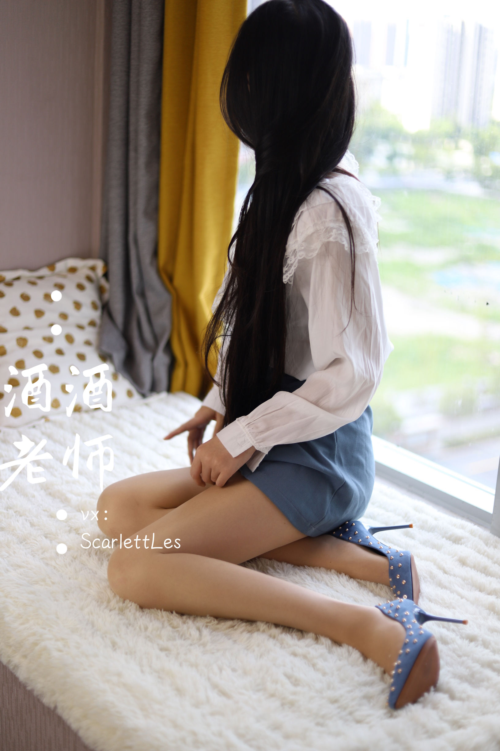 [网红COS] 酒酒老师 - 蓝色短裙白丝少女风第5张