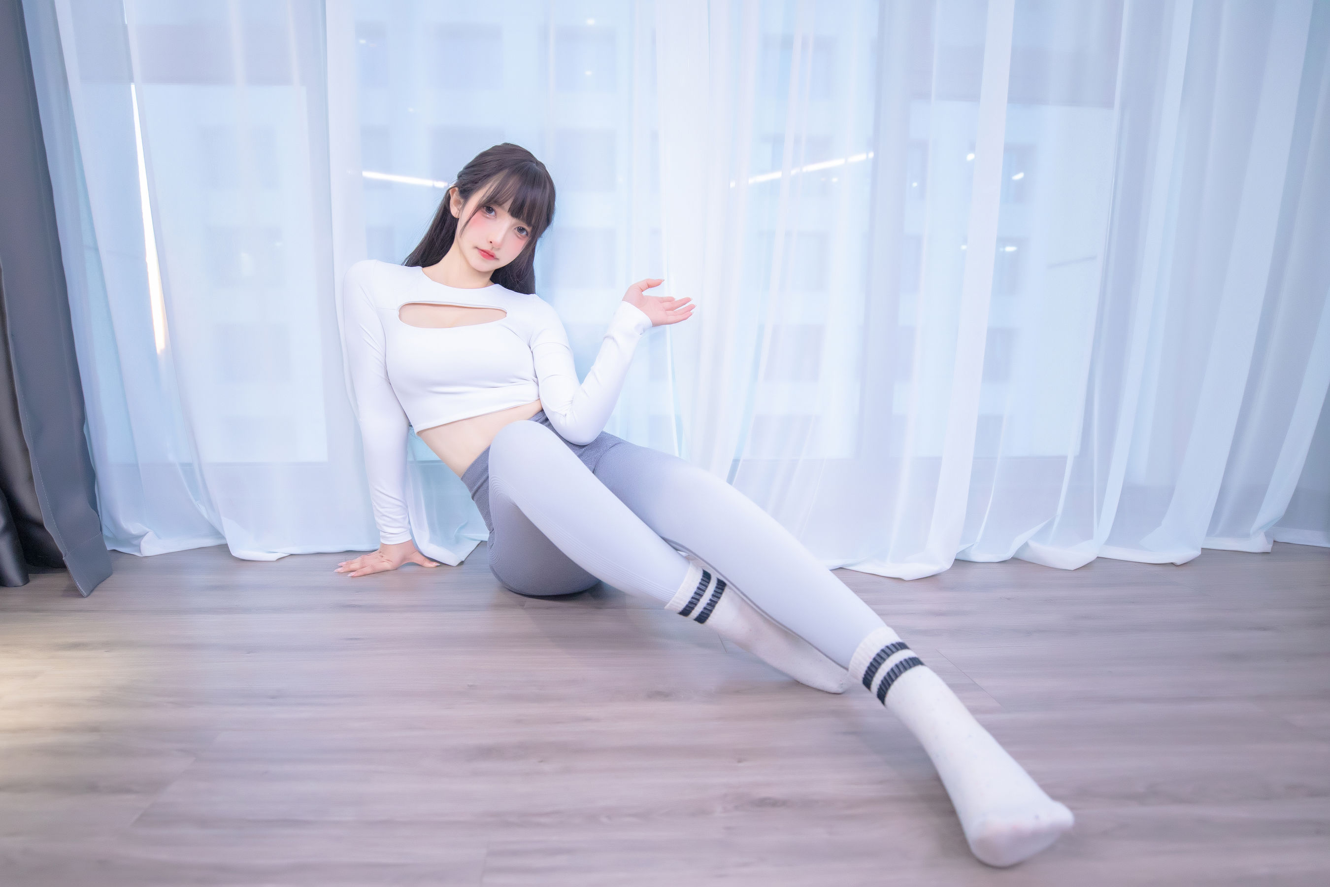 [网红COS] 萝莉神楽板真冬 瑜伽少女第25张