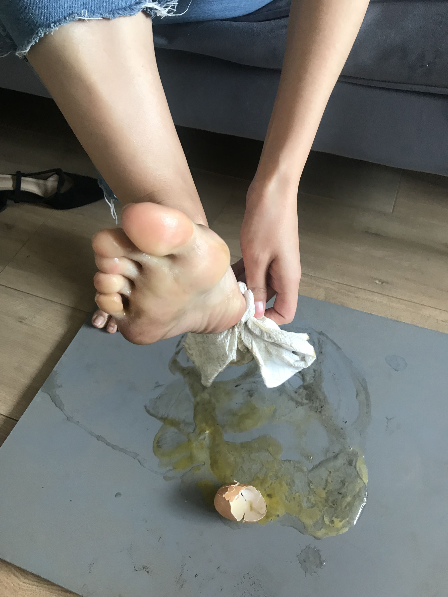 [福利COS] 安乔乔儿(Nia乔乔) No.015 脏脚踩鸡蛋第38张