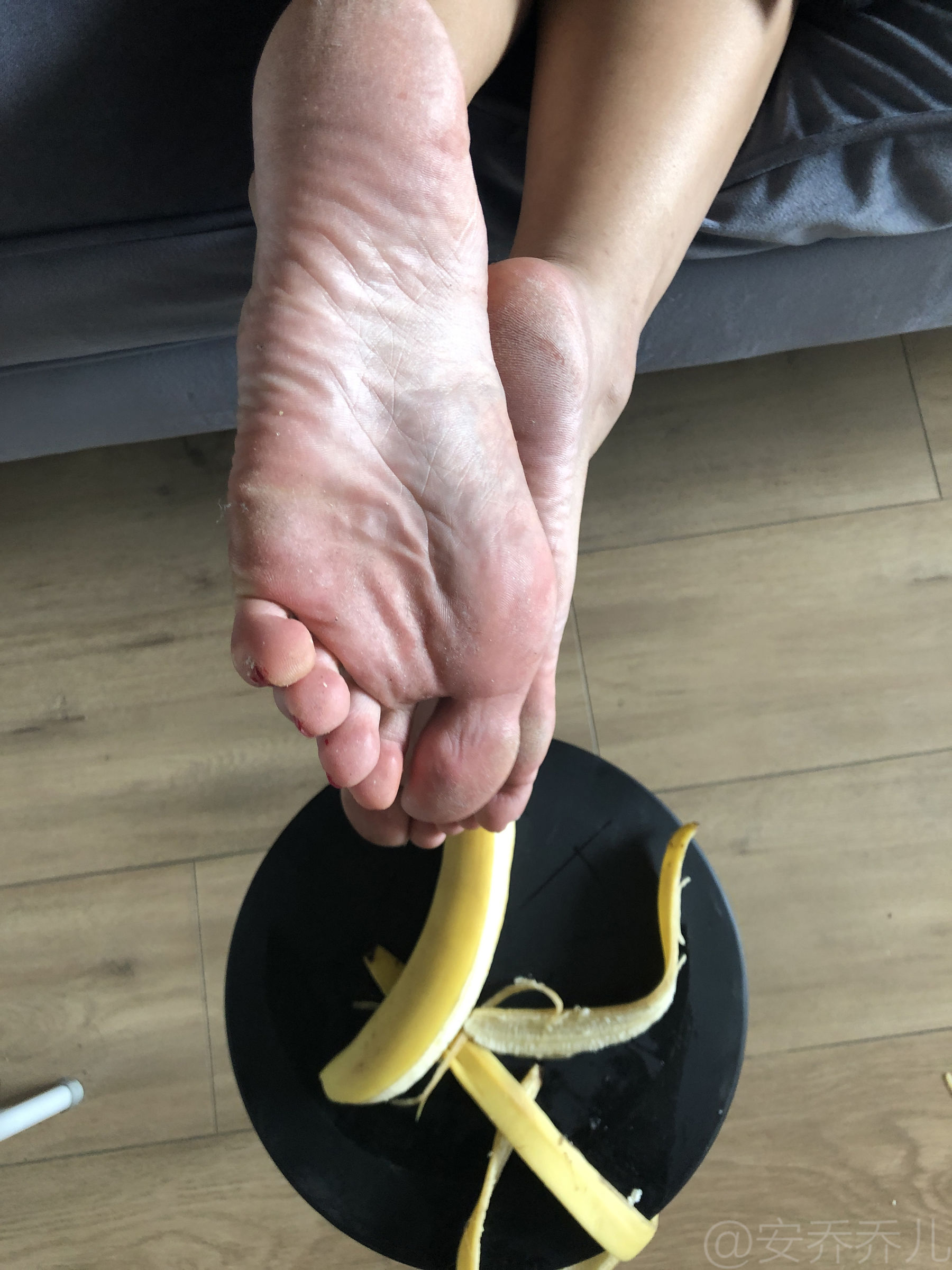 [福利COS] 安乔乔儿(Nia乔乔) No.009 踩香蕉第25张