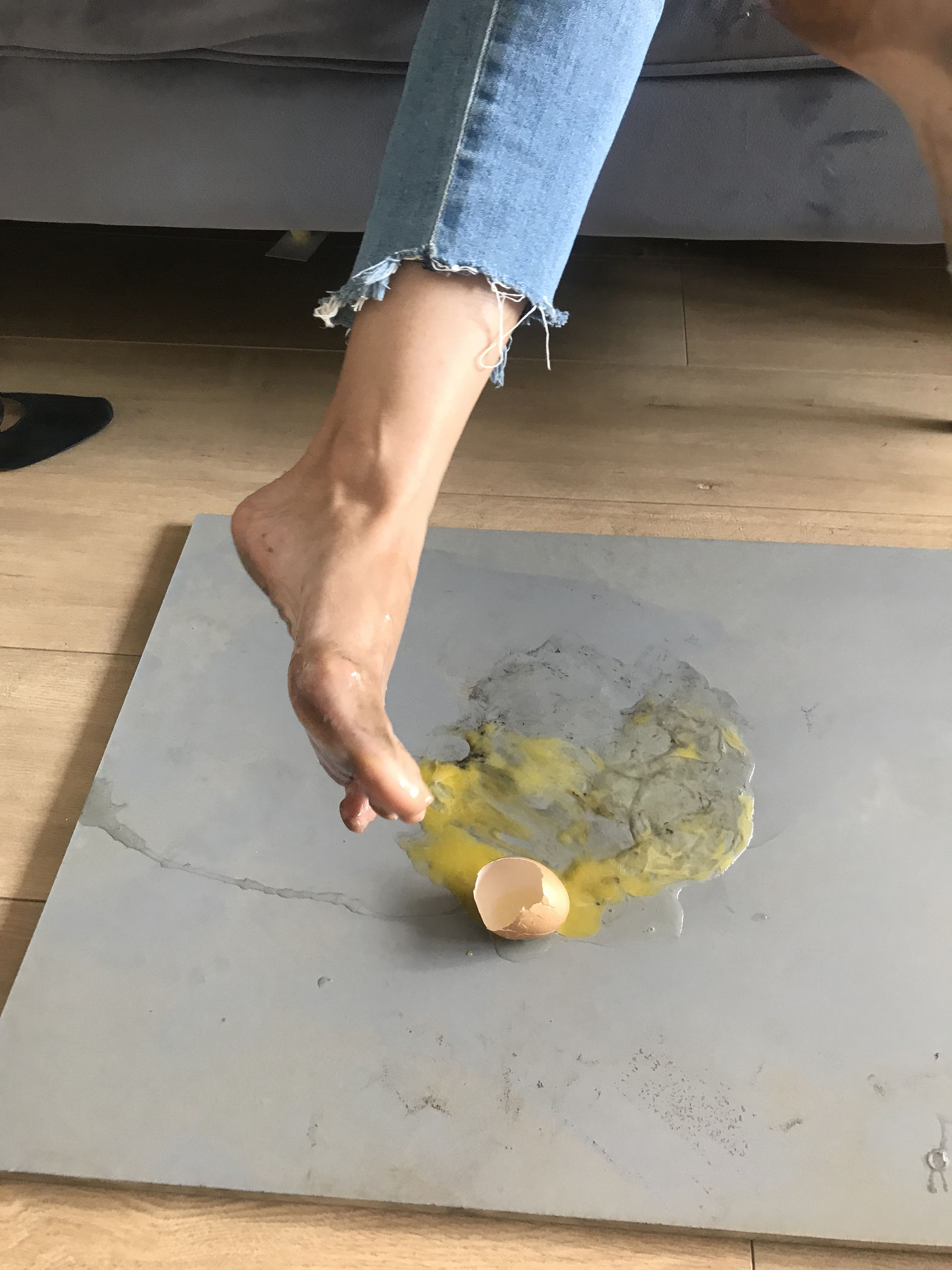 [福利COS] 安乔乔儿(Nia乔乔) No.015 脏脚踩鸡蛋第33张