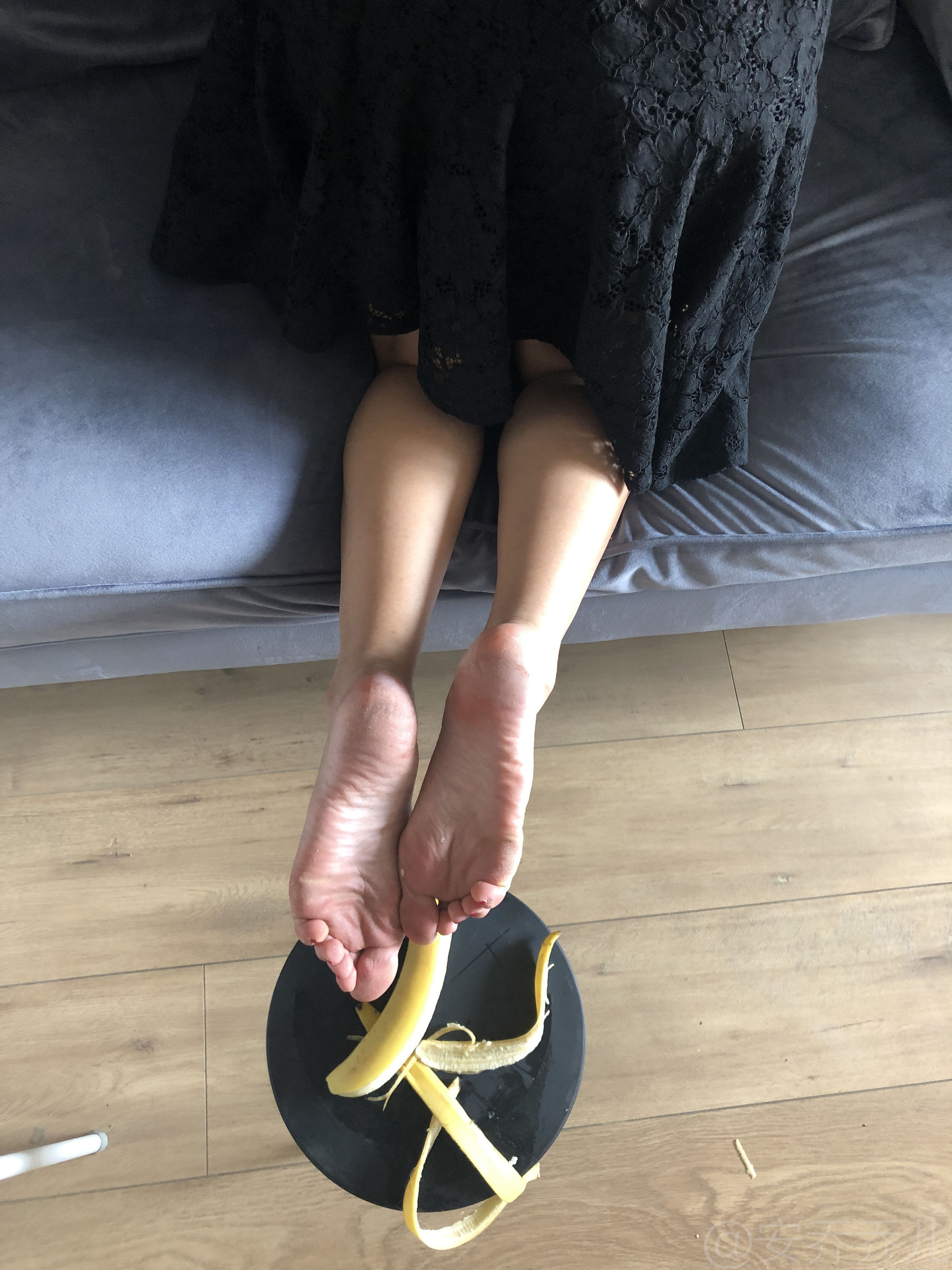 [福利COS] 安乔乔儿(Nia乔乔) No.009 踩香蕉第24张