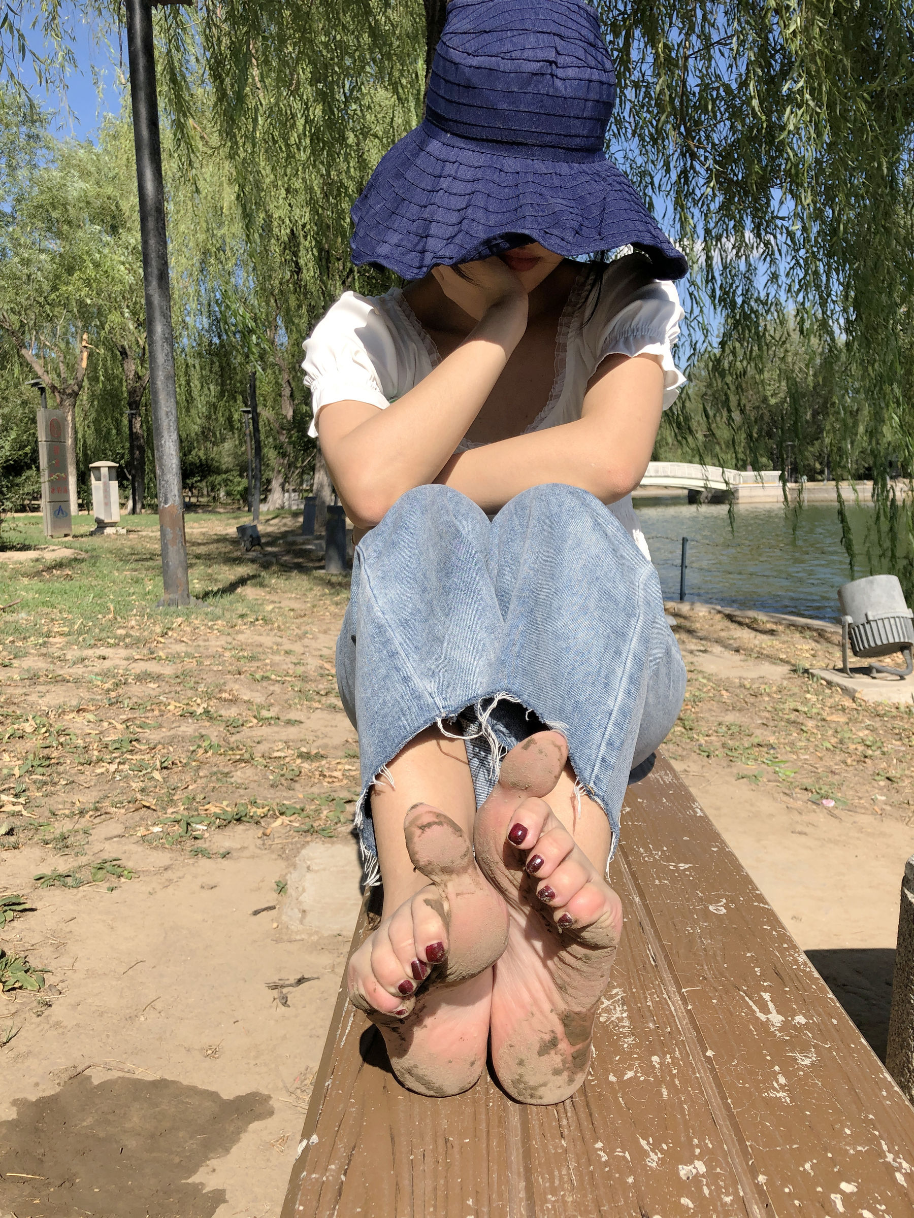 [福利COS] 安乔乔儿(Nia乔乔) No.007 乔乔脏脚底第32张