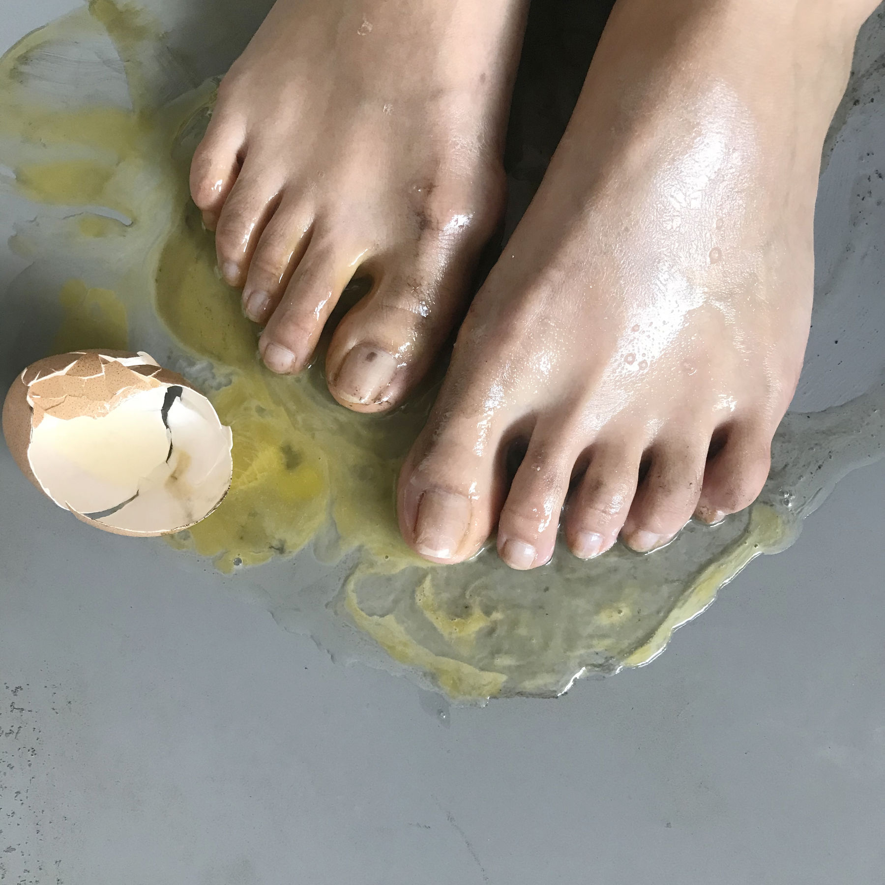 [福利COS] 安乔乔儿(Nia乔乔) No.015 脏脚踩鸡蛋第36张