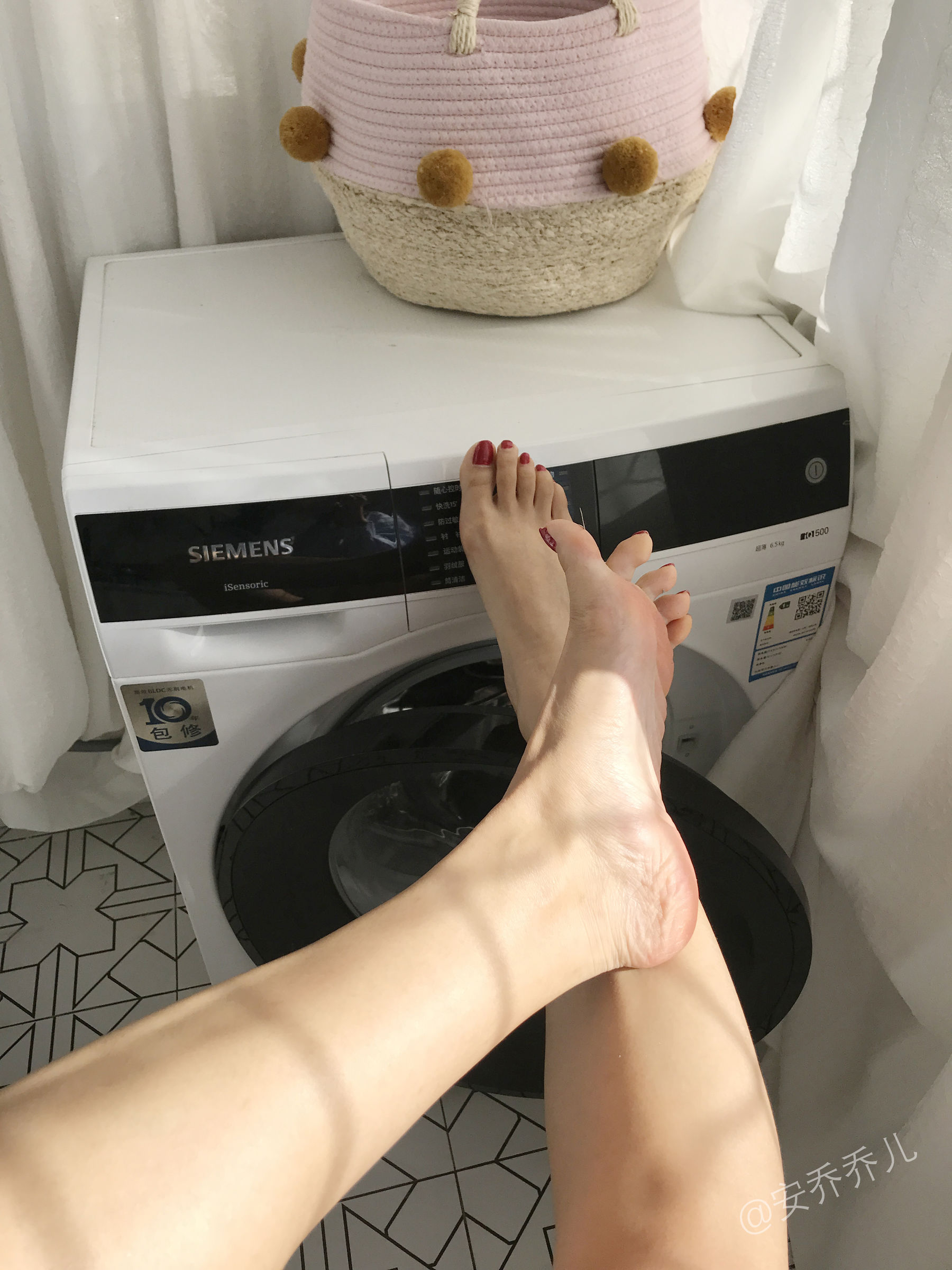 [福利COS] 安乔乔儿(Nia乔乔) No.016 阳台洗衣房第3张