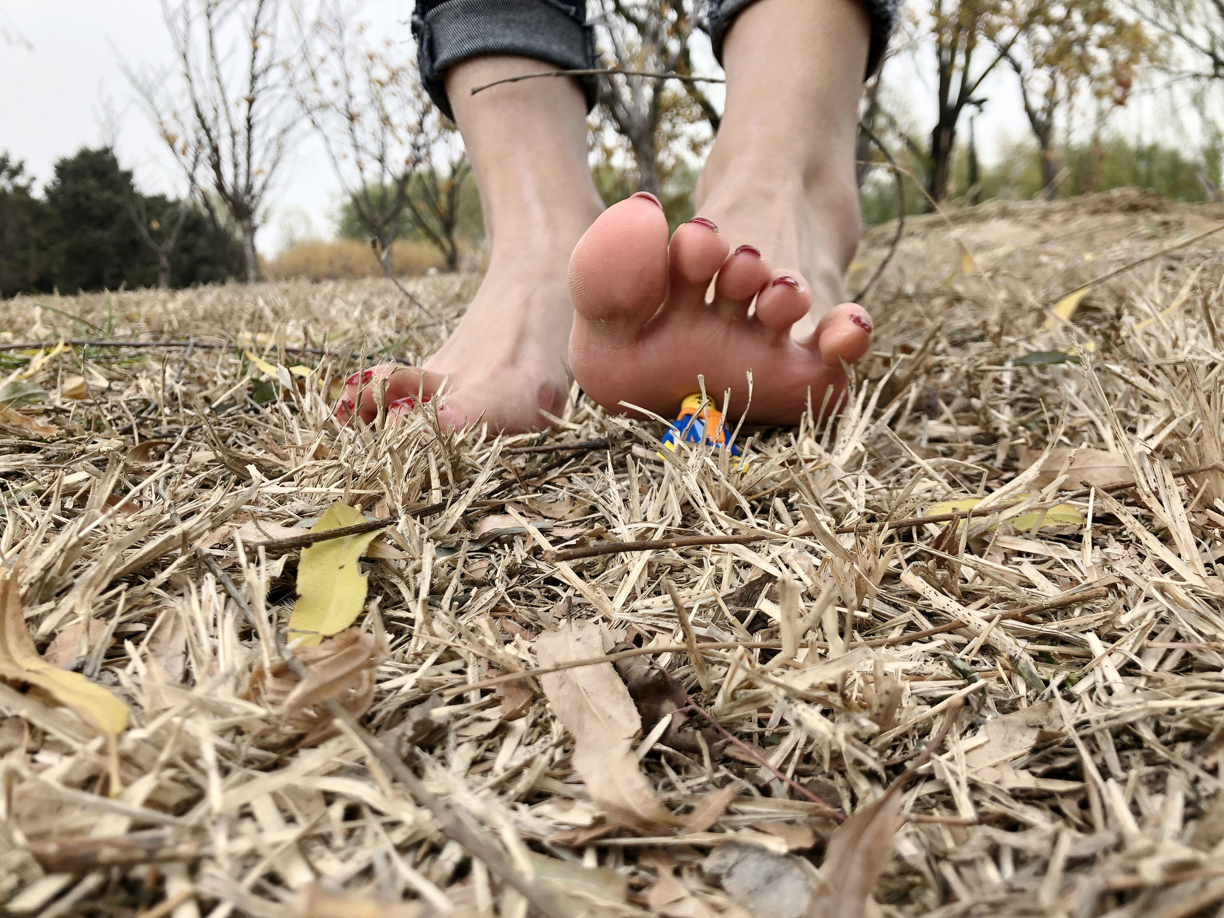 [福利COS] 安乔乔儿(Nia乔乔) No.010 红甲裸足第26张