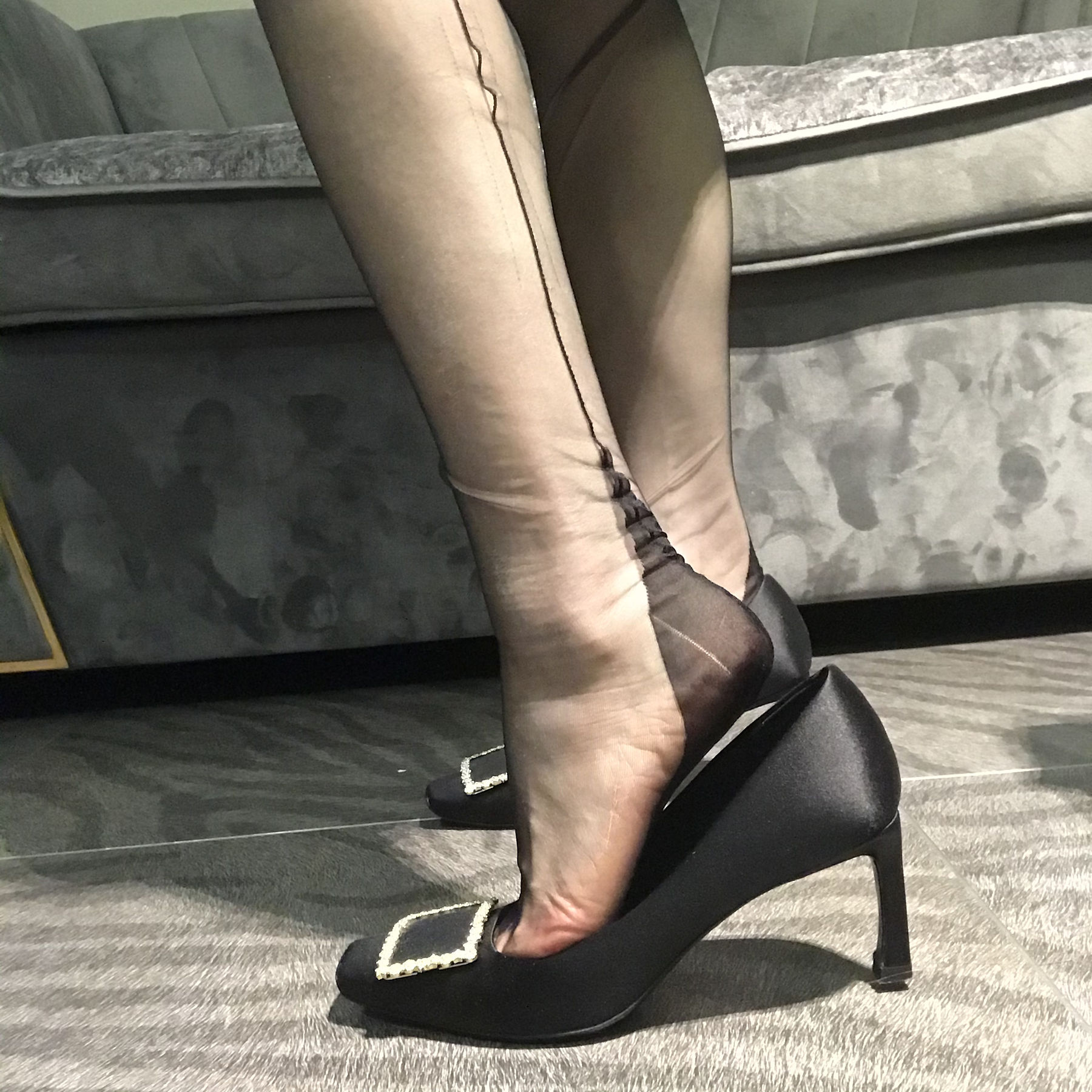 [福利COS] 丝足博主麋鹿_Monroe 2020.04.13 皮草丝惑第1张