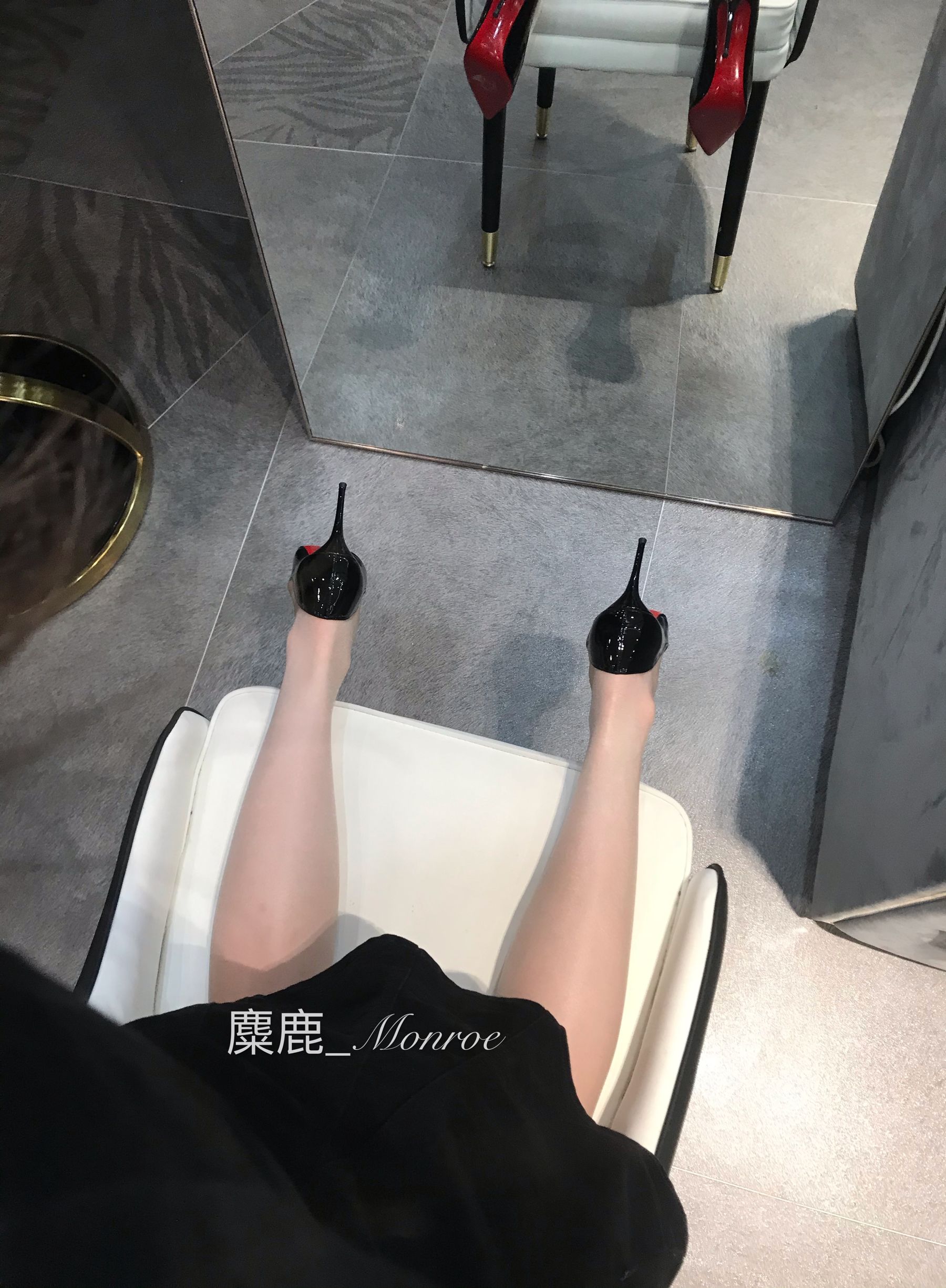 [福利COS] 丝足博主麋鹿_Monroe 2020.06.10 看看美腿第6张