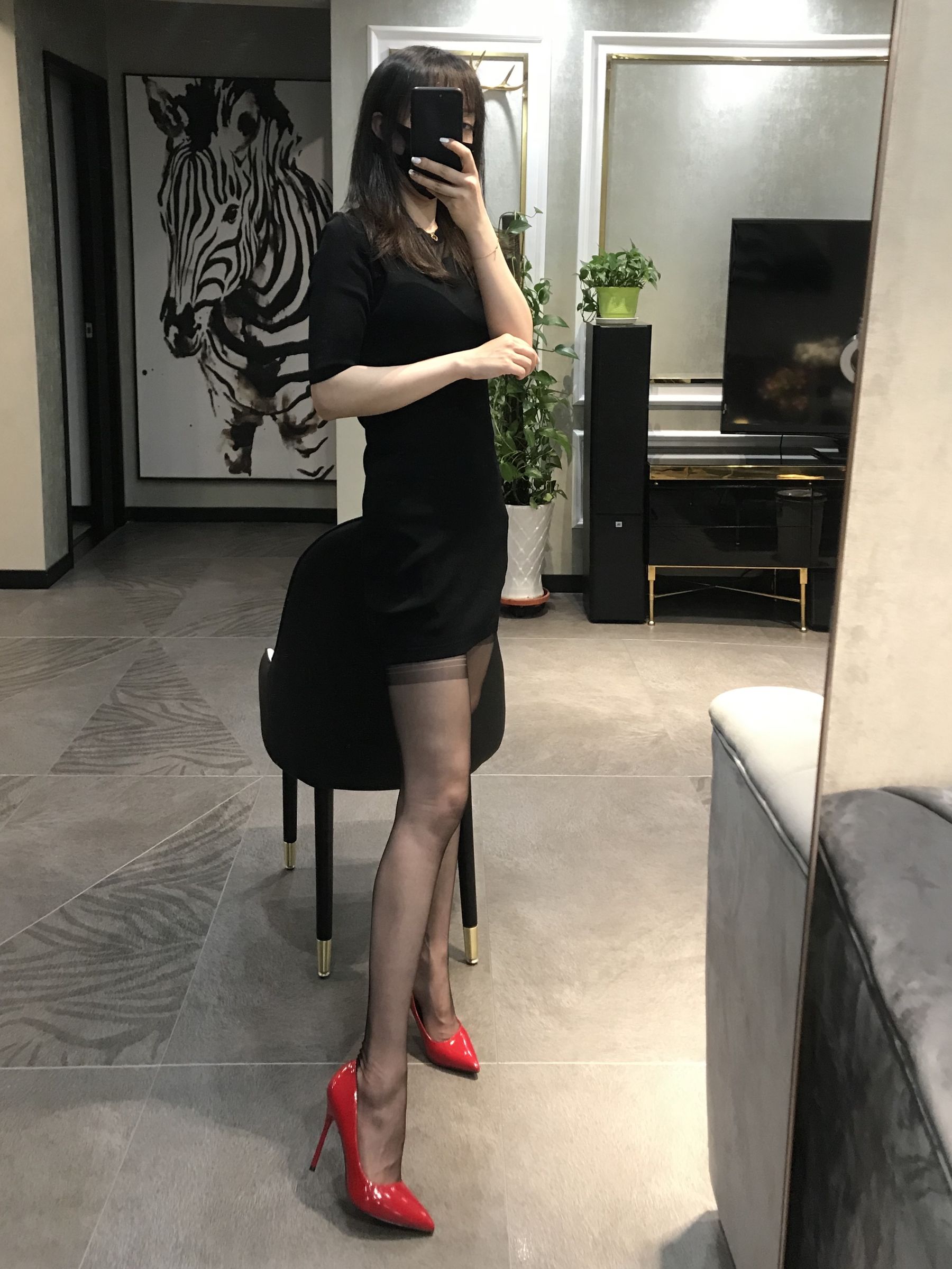 [福利COS] 丝足博主麋鹿_Monroe 2020.05.08 红高黑吊第12张