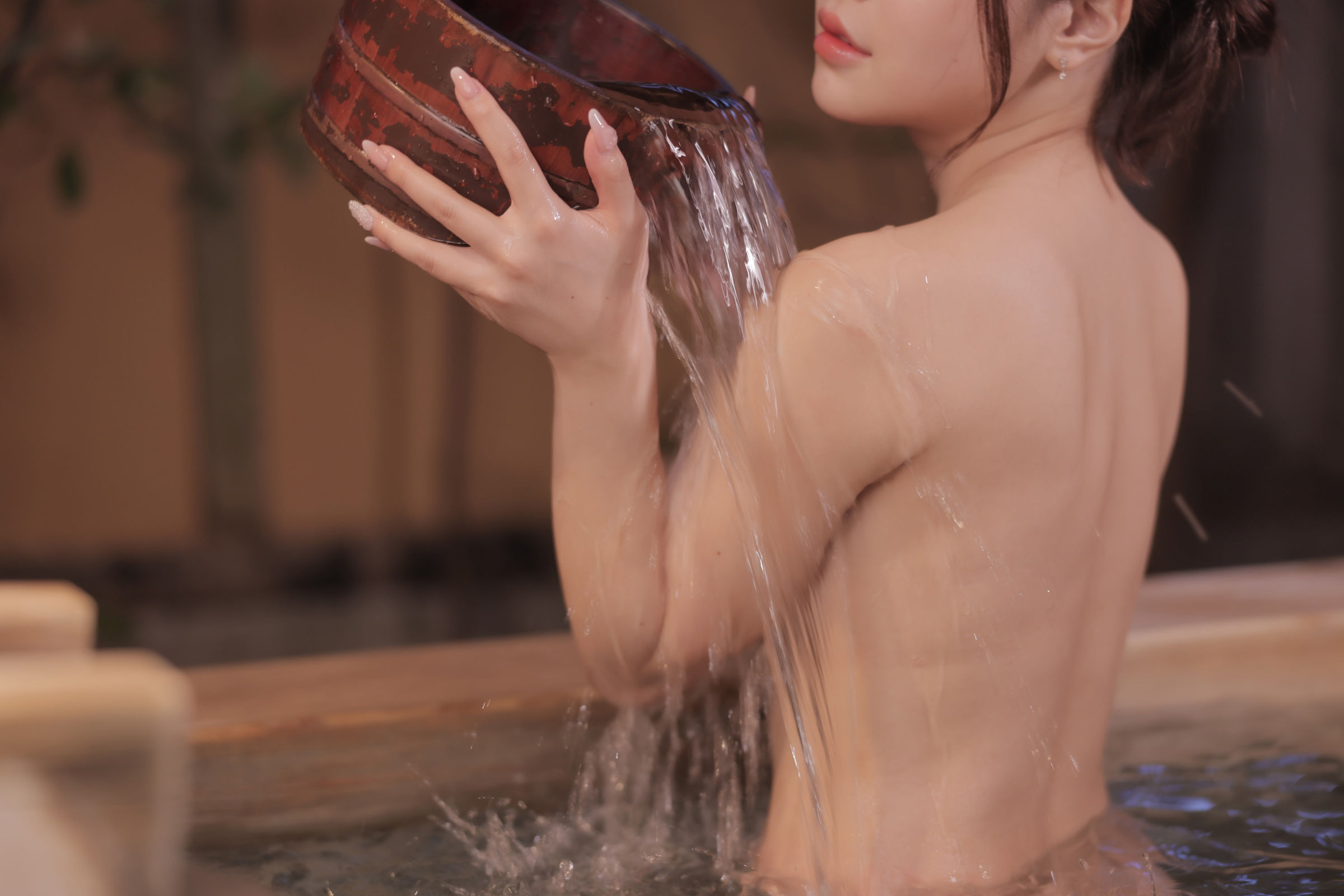 [福利COS] Mai Shirota 白田まい 白田まいと、貸切温泉と、濃厚接触第12张