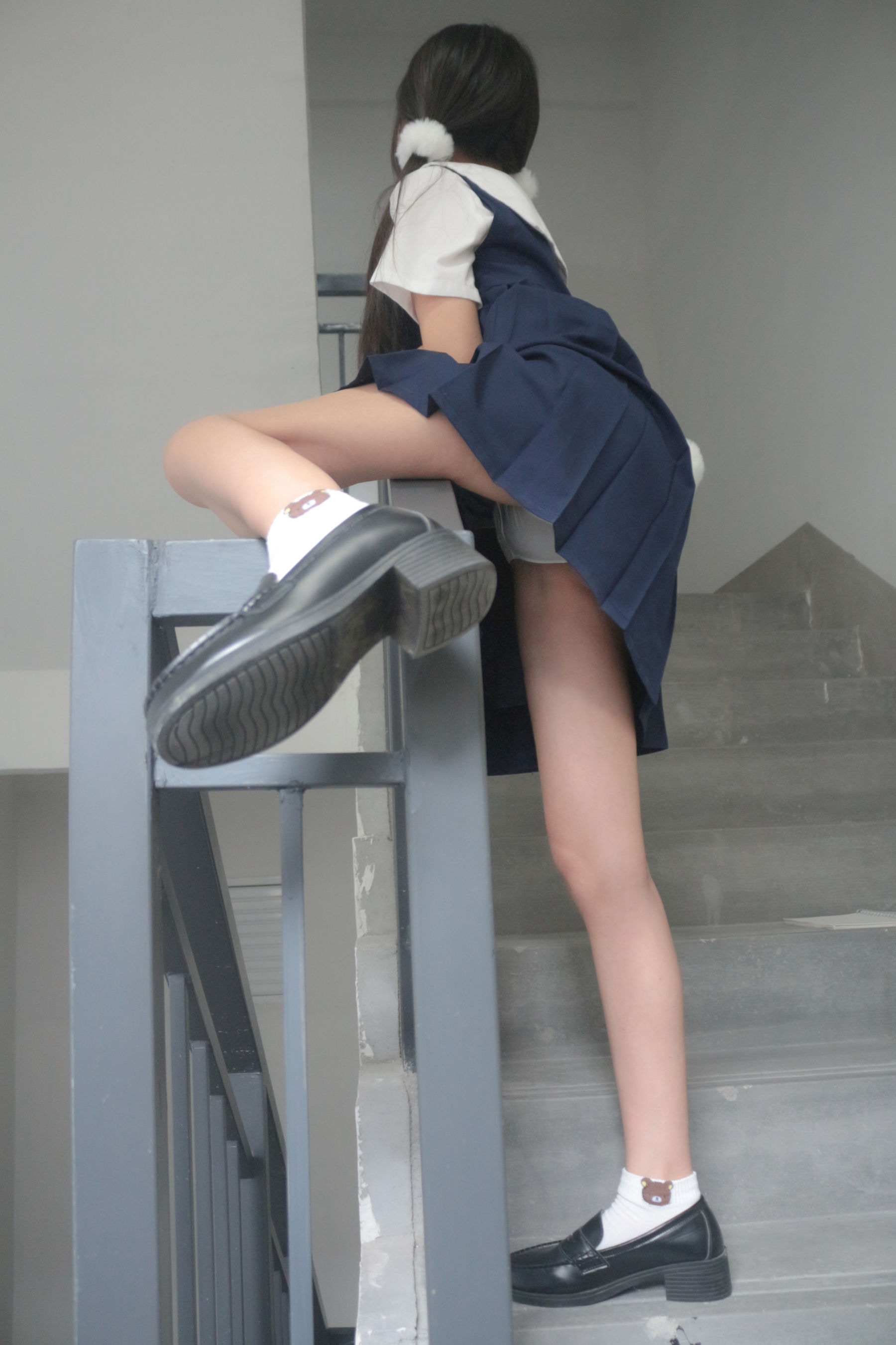 [福利COS] 是暖暖呀 - 楼道阳光第1张