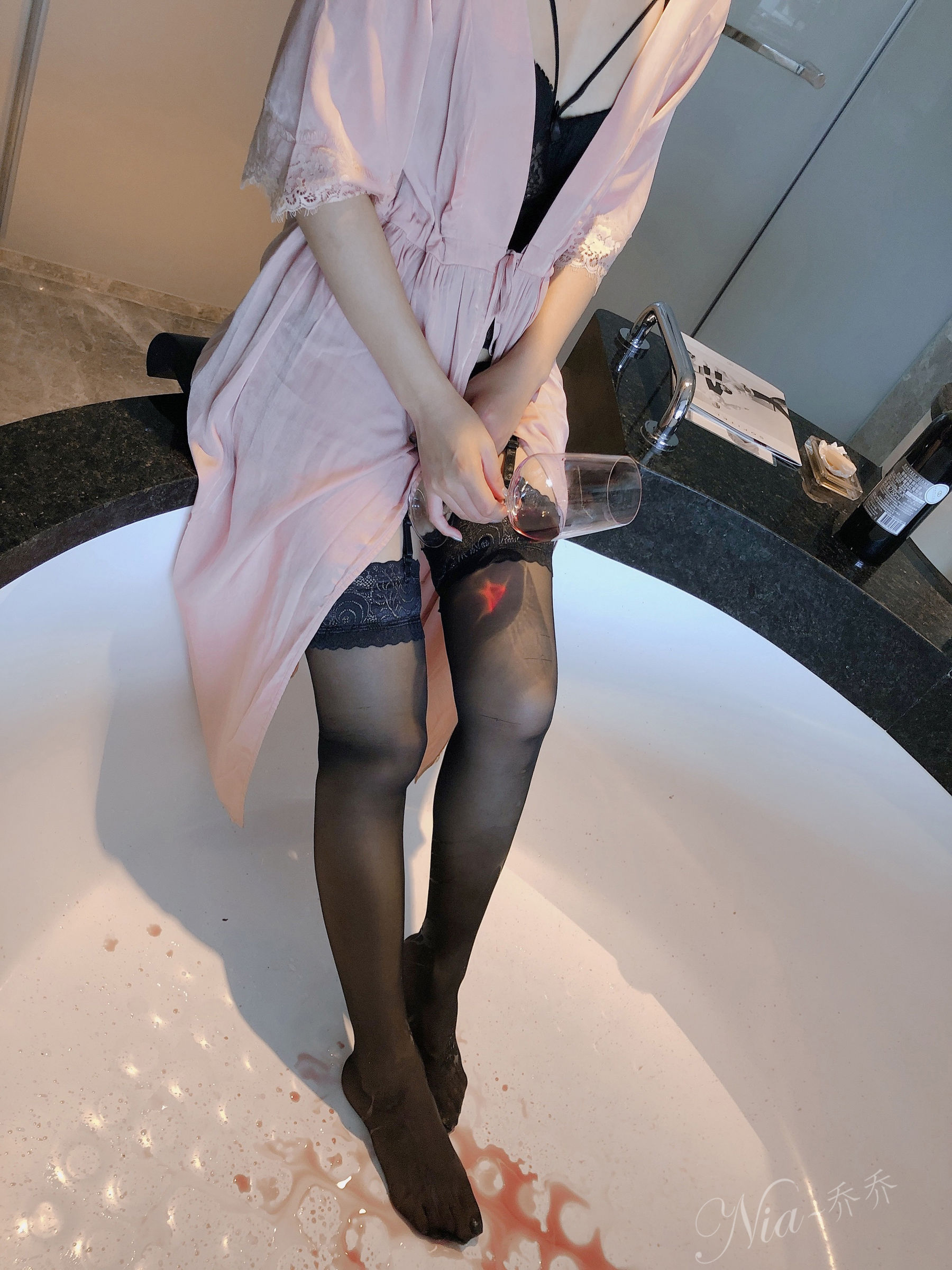 [福利COS] 安乔乔儿(Nia乔乔) No.025 宿醉第15张