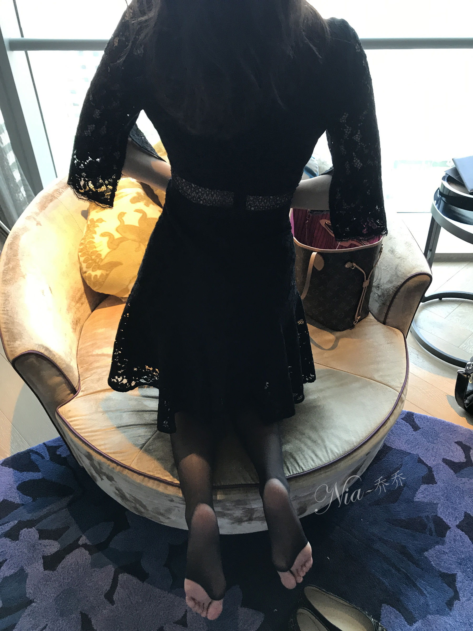 [福利COS] 安乔乔儿(Nia乔乔) No.023 出差刚到酒店呀第4张