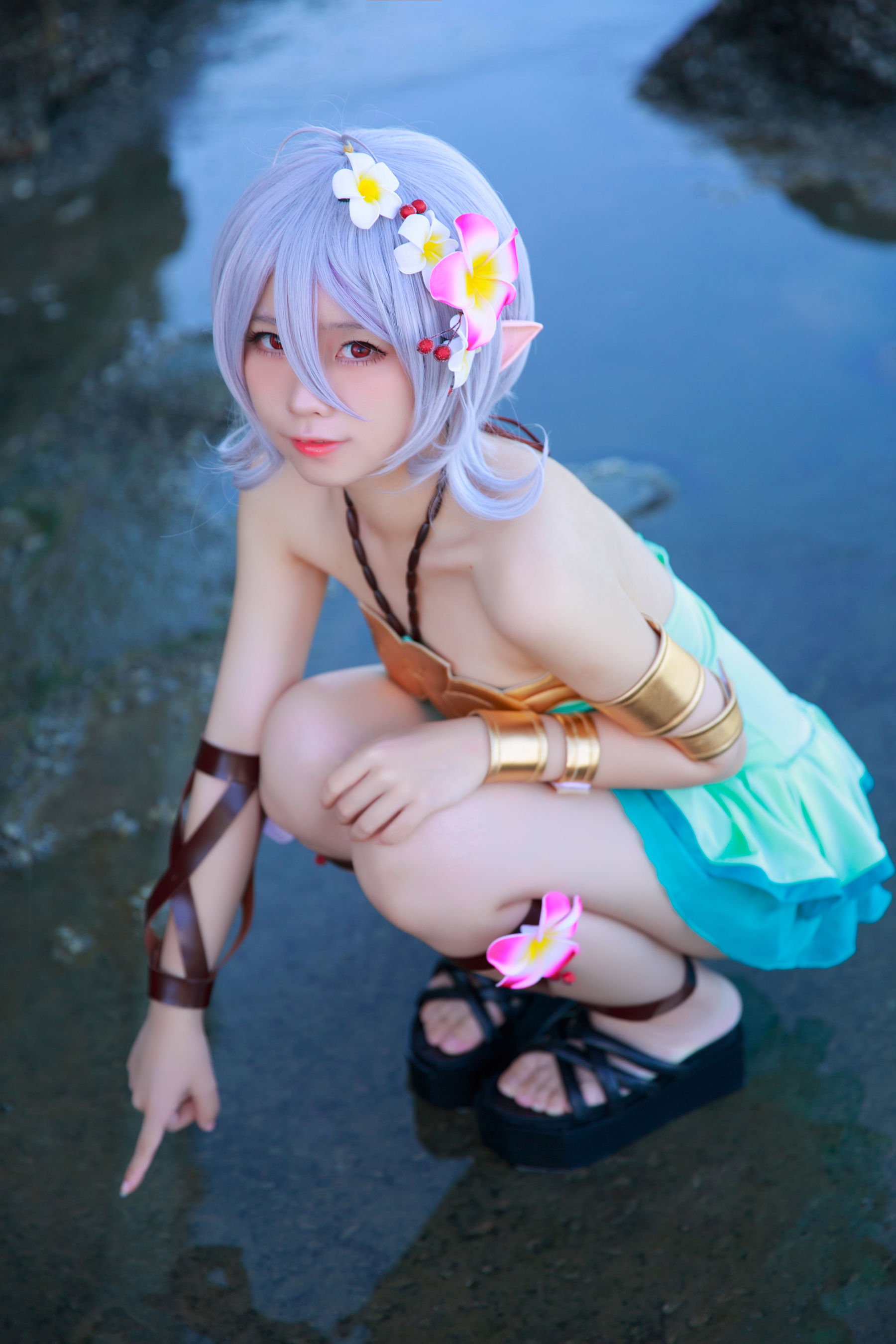 [福利COS] 动漫博主G44不会受伤 - 可可萝 泳衣第4张