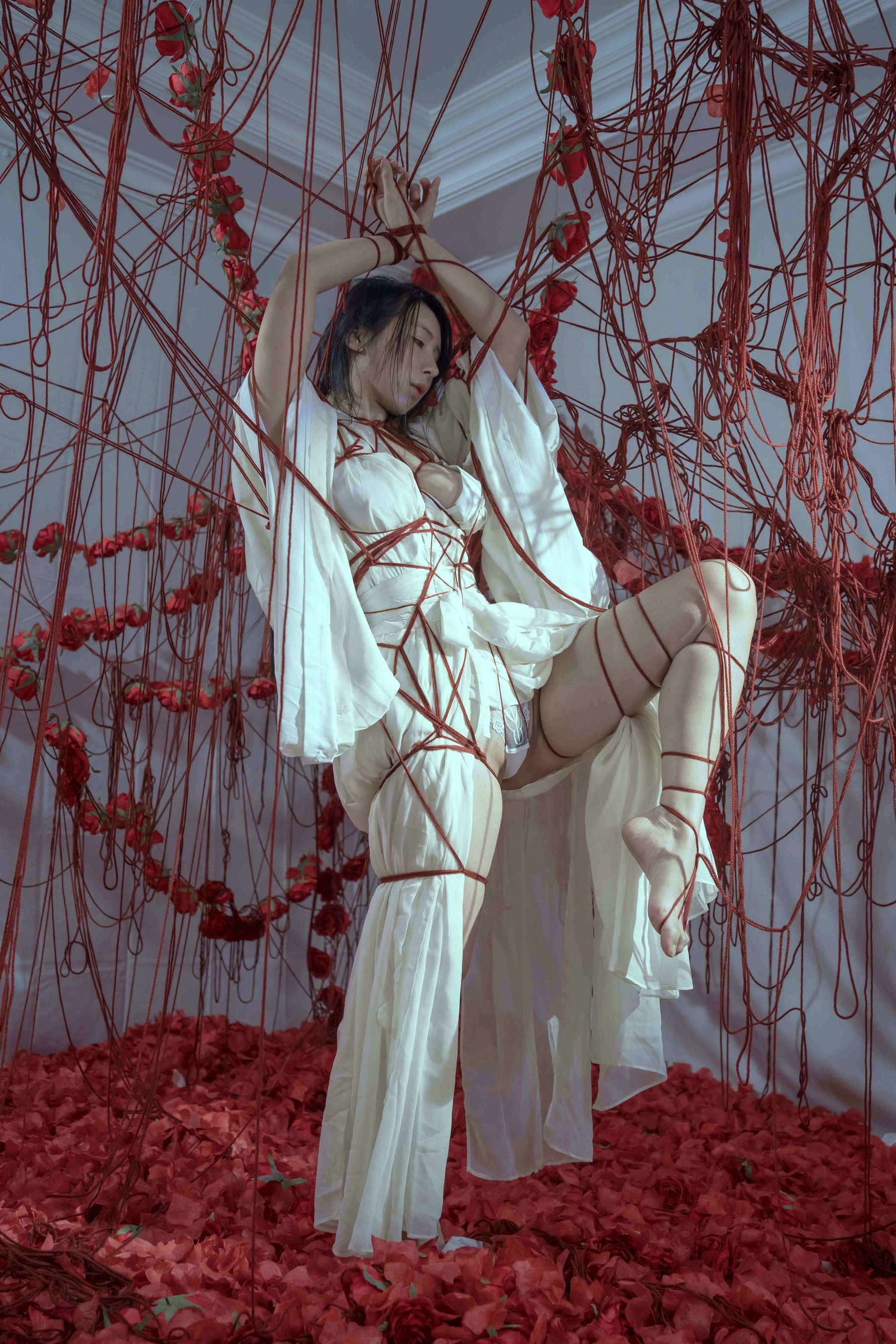 [福利COS] 云溪溪 - 奶桃 囚鸟第3张