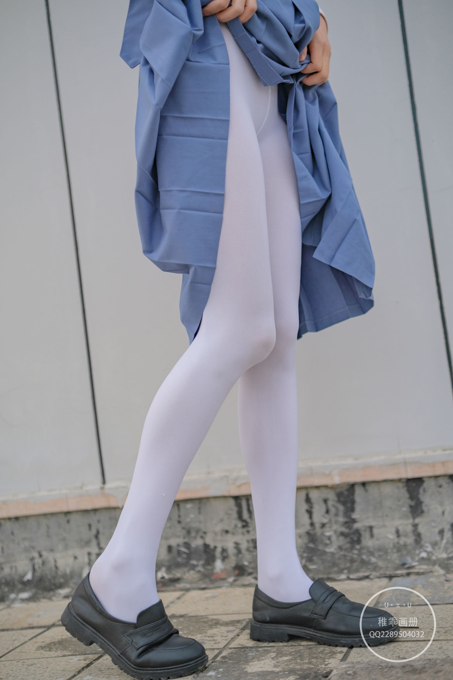 [福利COS] 柴系小乖(稚乖画册) - 夜夜 天台真空80D白丝第26张