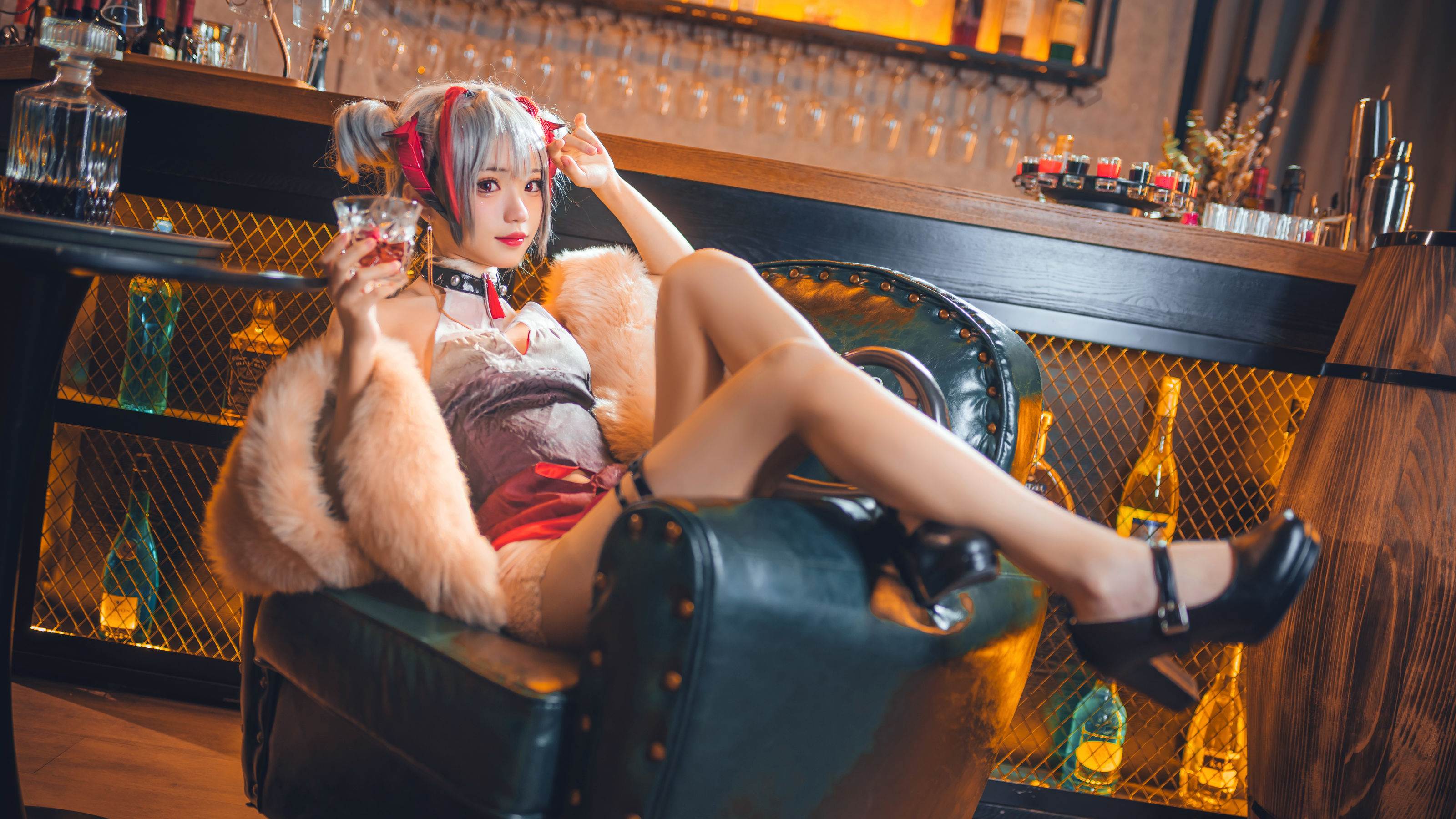 [福利COS] 花柒Hana - 明日方舟 守夜冠军 W第3张